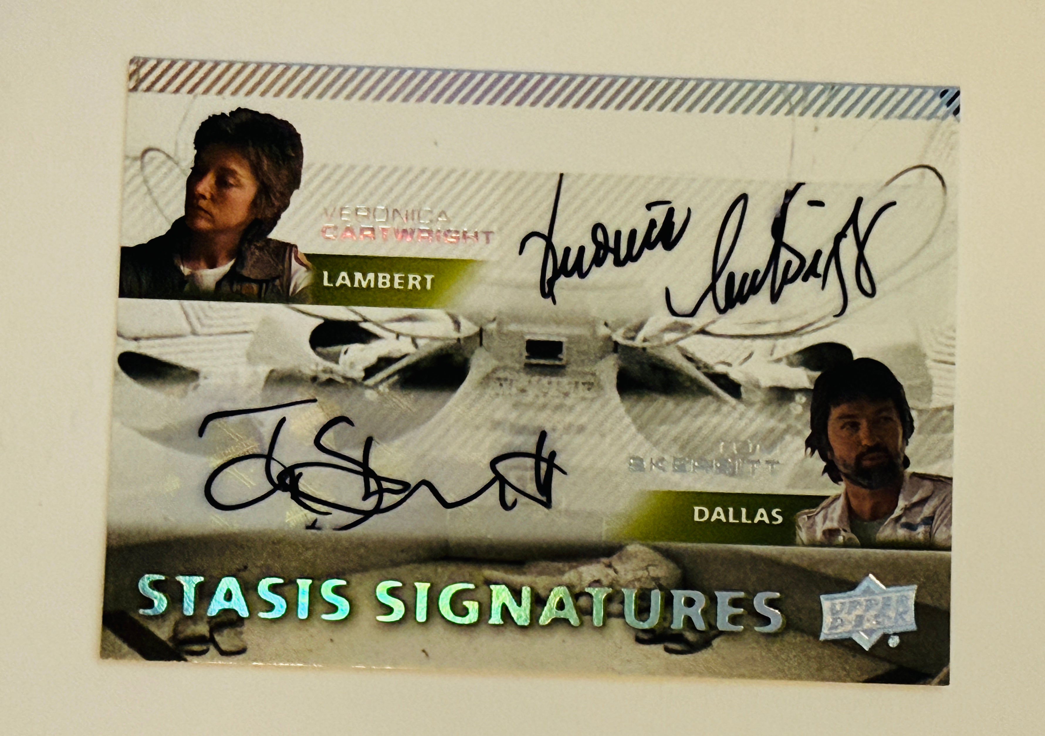 Alien movies rare double autograph insert card certified by Upper deck