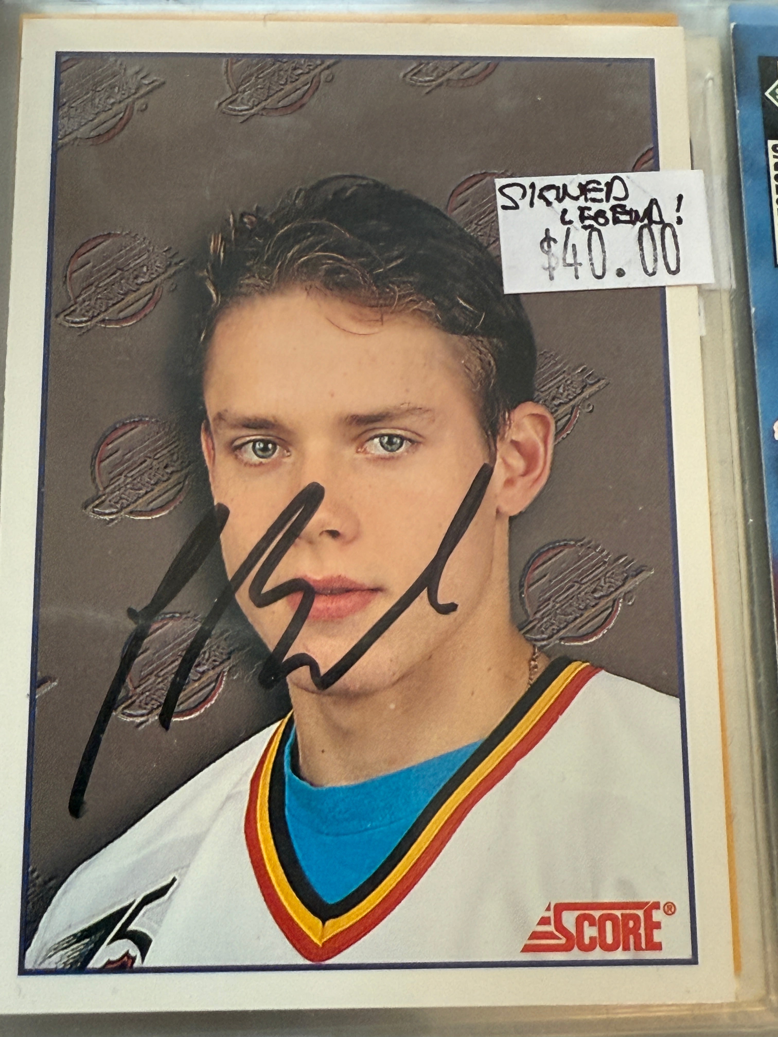 Pavel Bure autographed hockey card with COA