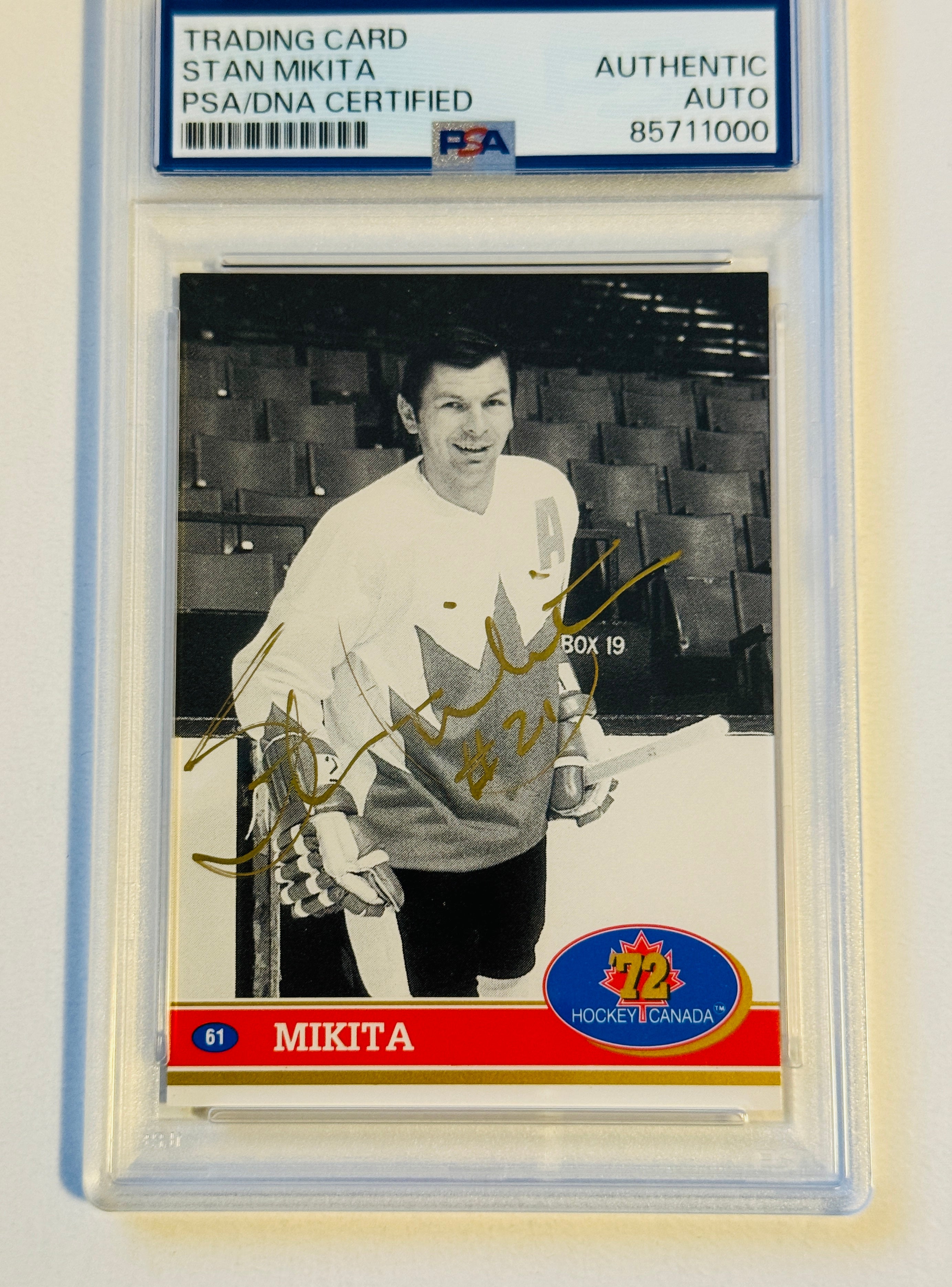 Stan Makita Hockey, legend autographed card certified by PSA