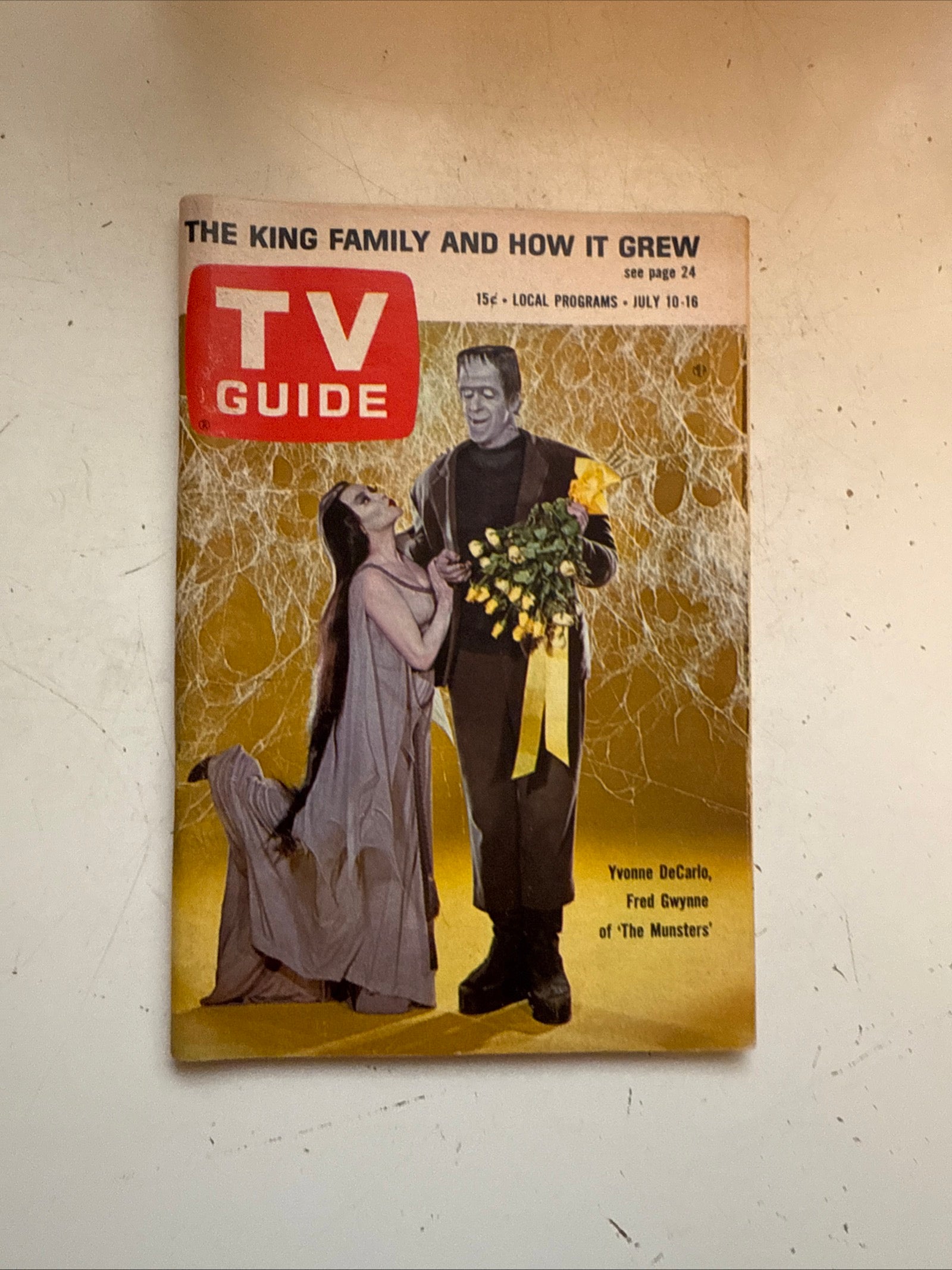 Munsters TV show rare high grade no label TV guides 1965