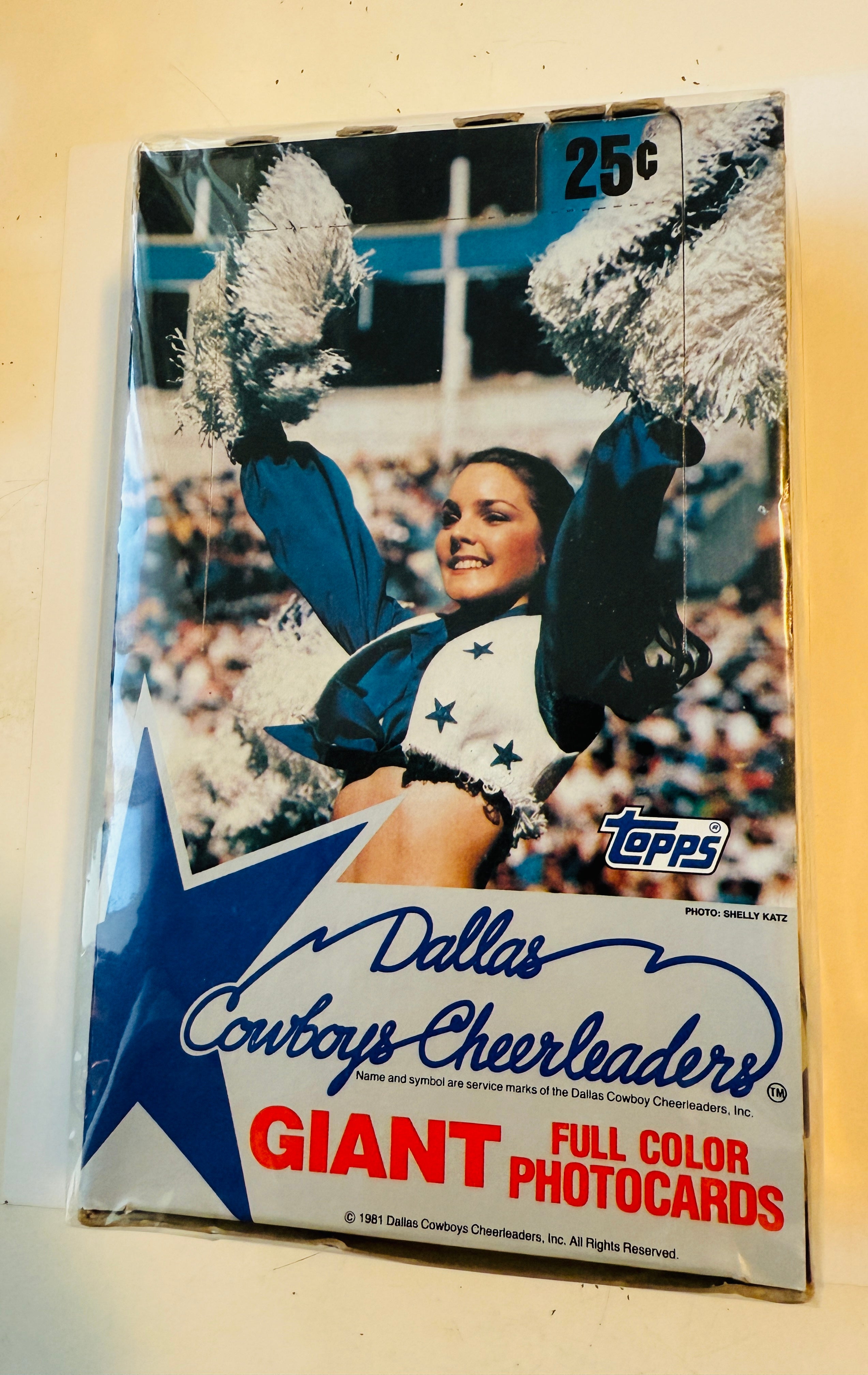 Dallas cowboys football cheerleaders, vintage photo cards, box 36 packs 1981