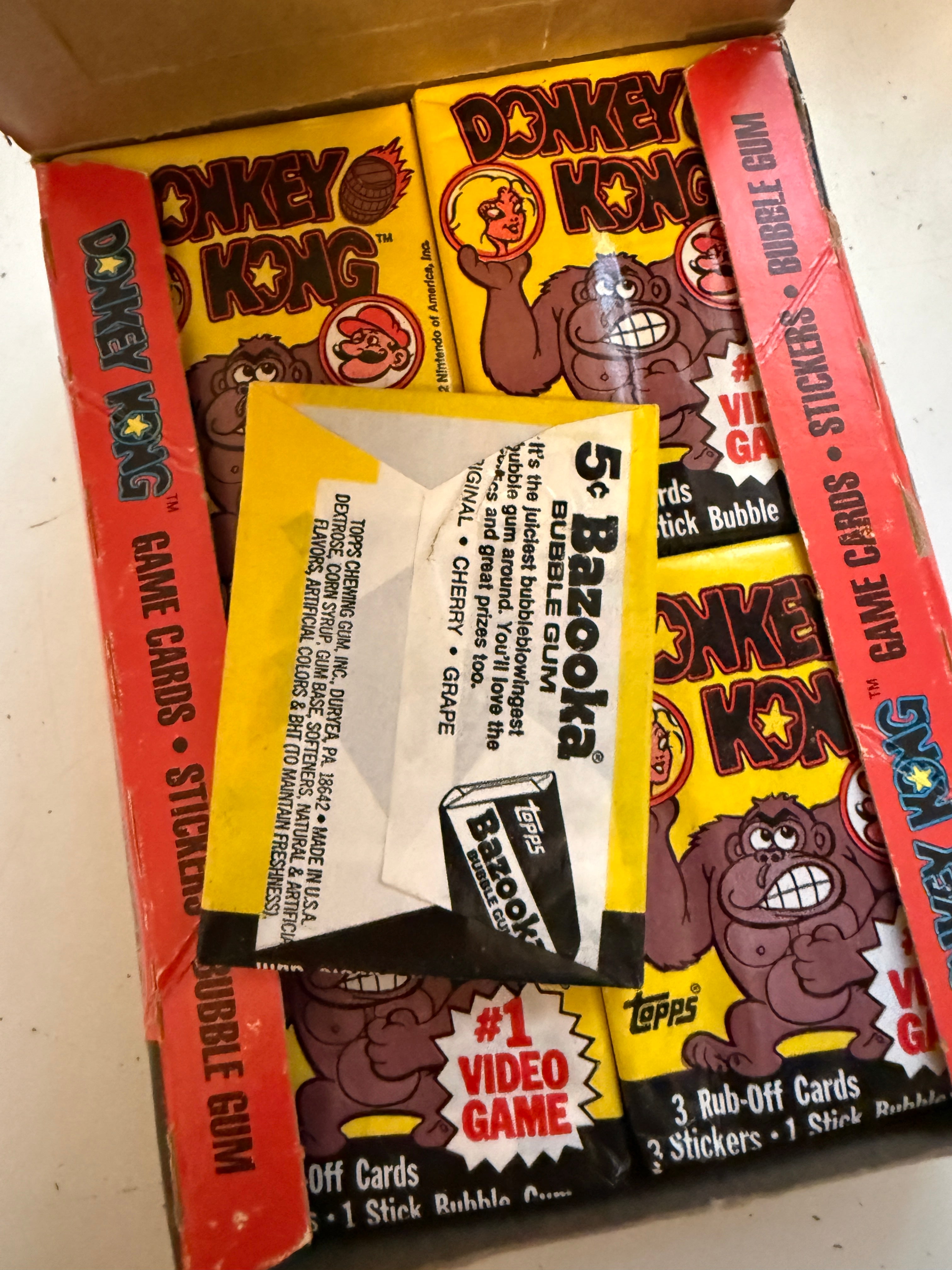 Donkey Kong video game trading cards 36 sealed packs Box 1982