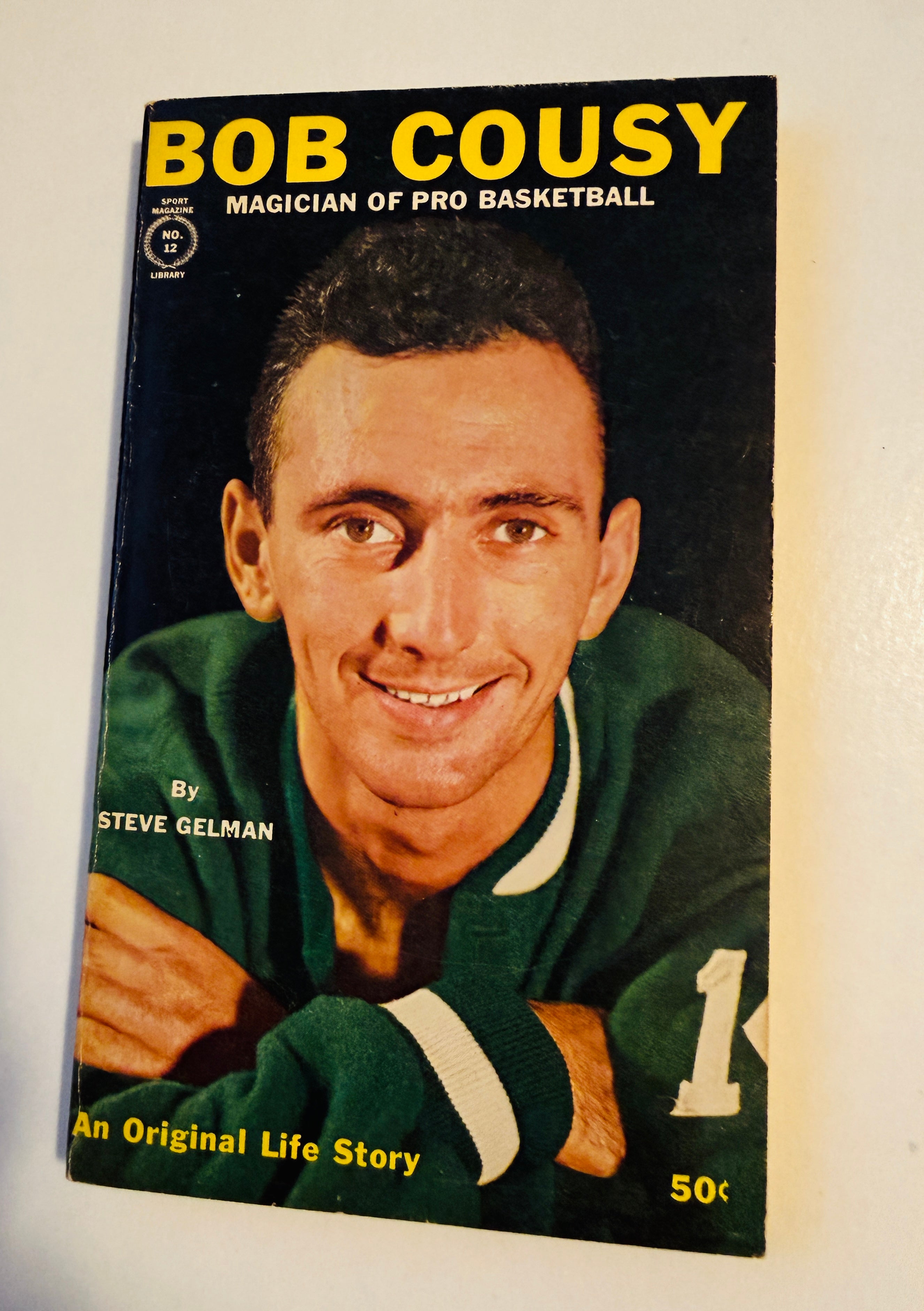 Bob Cousy rare NBA legend vintage pocket book 1960s