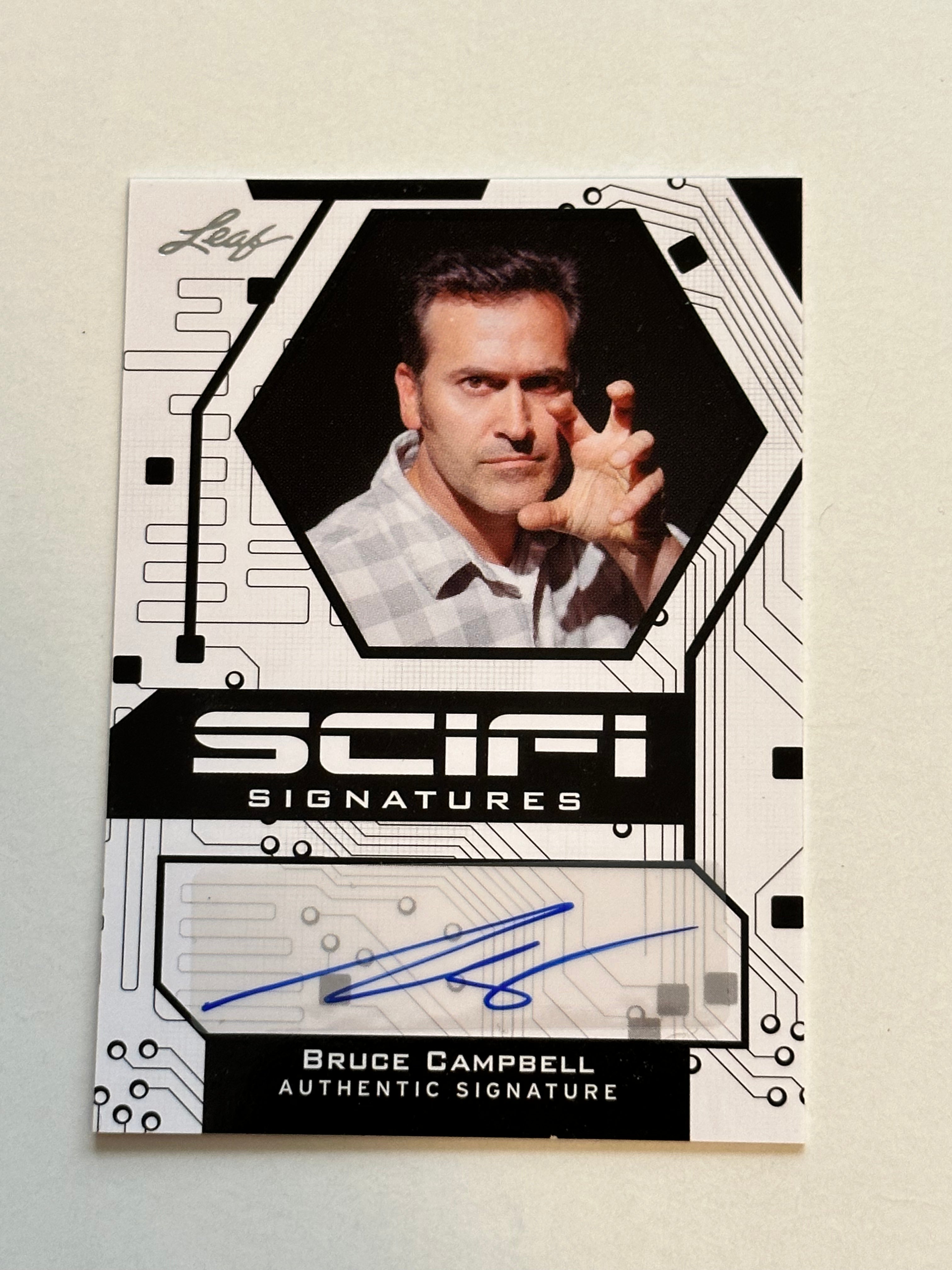 Bruce Campbell autograph insert card certified on back.