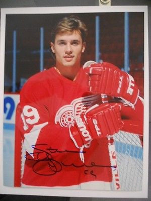 Steve Yzerman signed NHL hockey 8x10 photo w/ COA