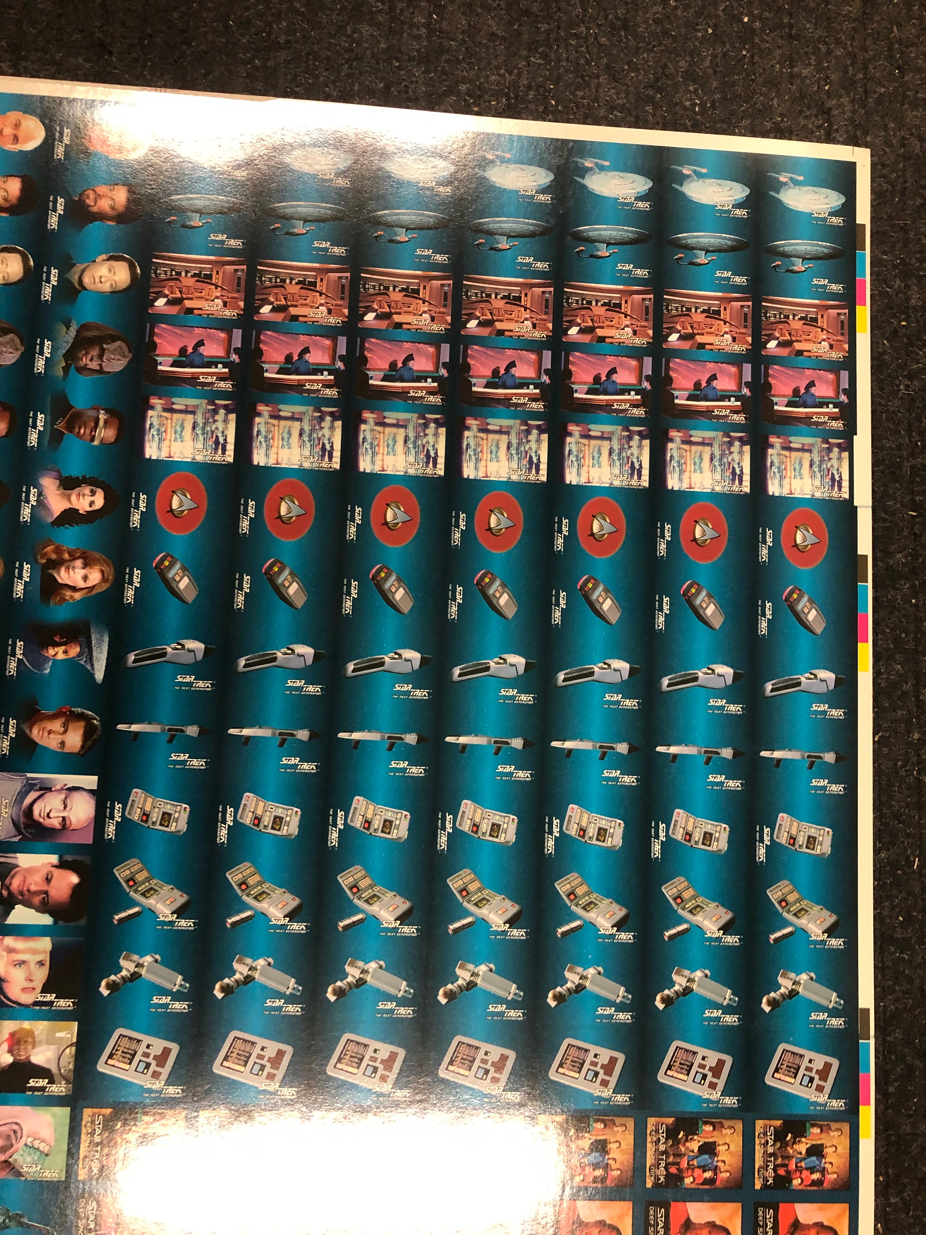 Star Trek Next Generation / DS9 Hostess Chips uncut card sheet 1995