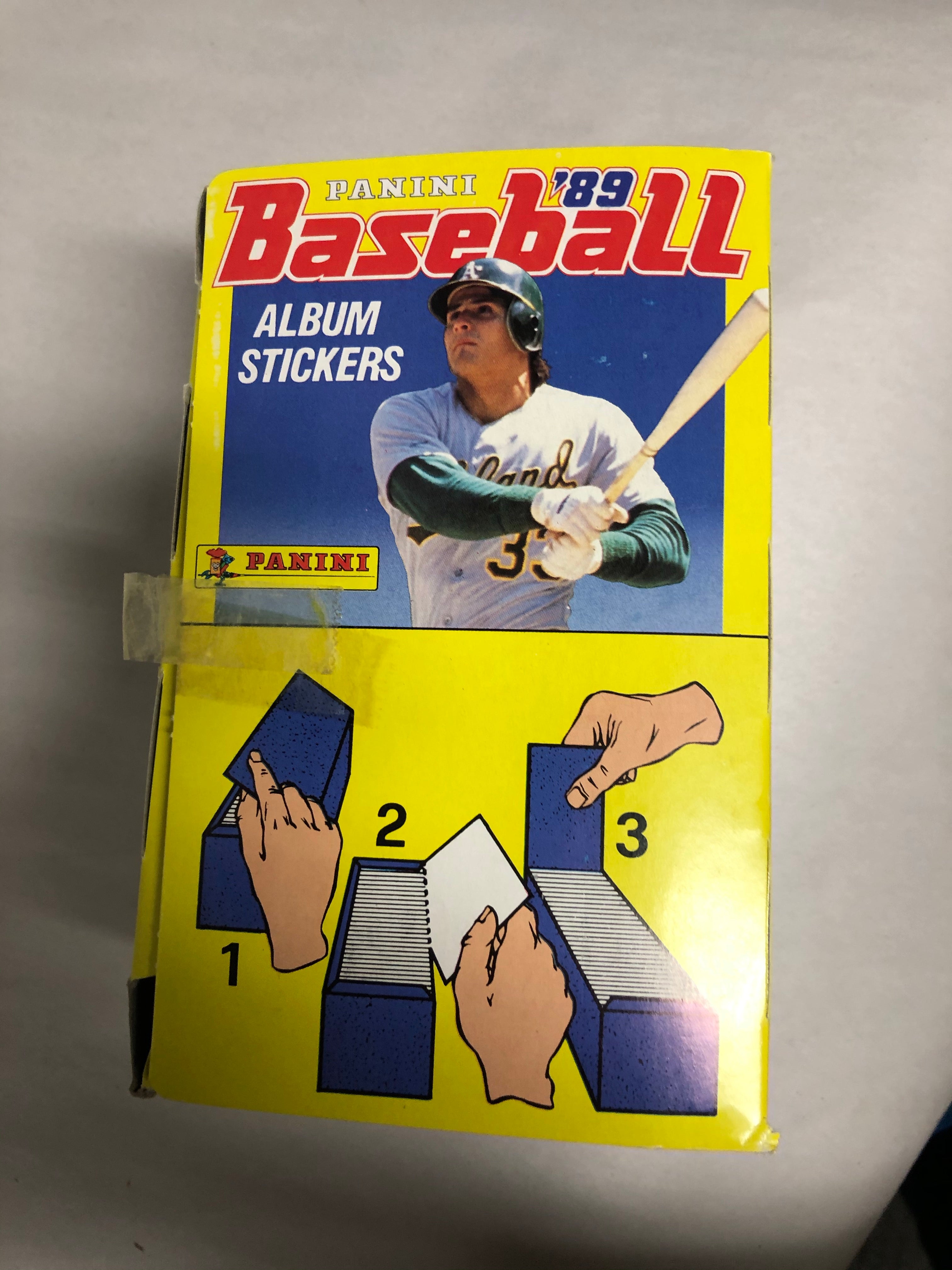 Baseball Panini rare full factory sealed 100 packs box from 1989 Baseball Panini rare full factory sealed 100 packs box from 1989