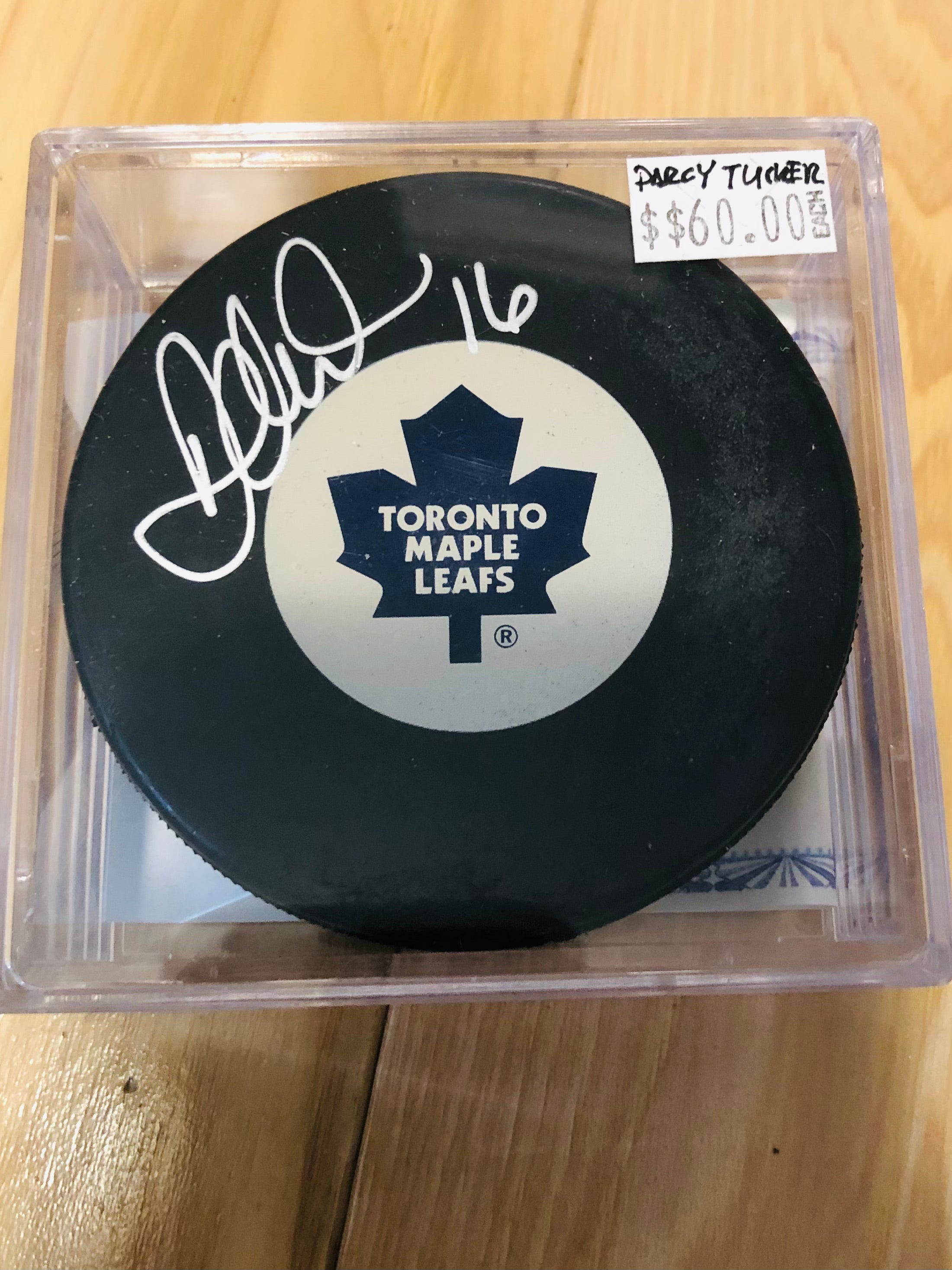 Toronto Maple Leafs Darcy Tucker signed puck with COA