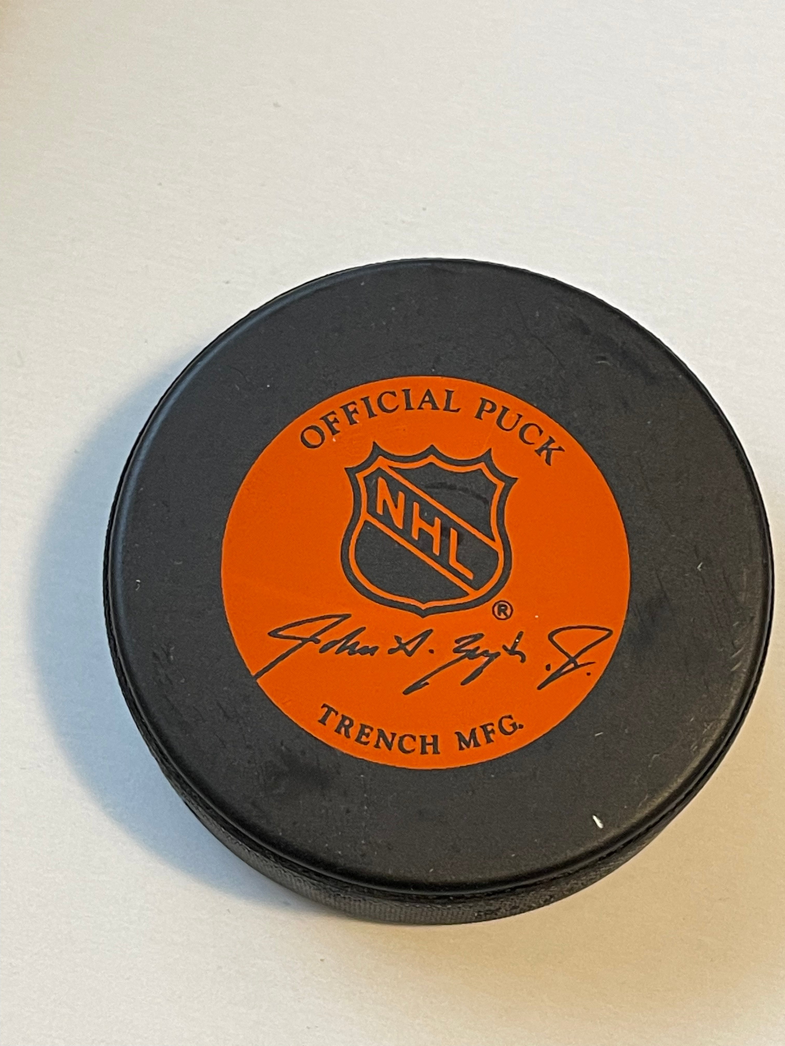 Ted Lindsay autograph hockey puck with COA