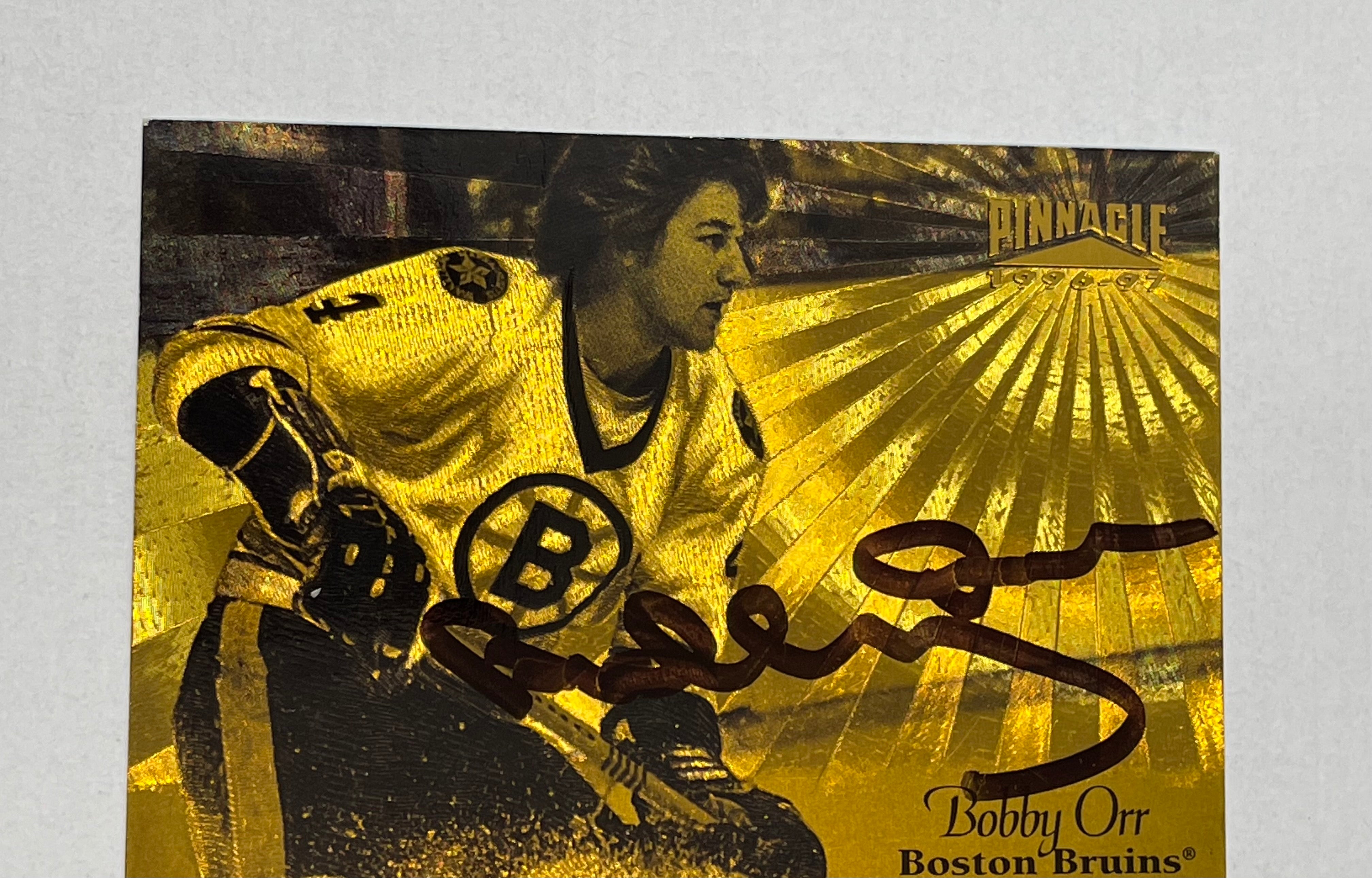 Bobby Orr NHL gold foil signed insert card