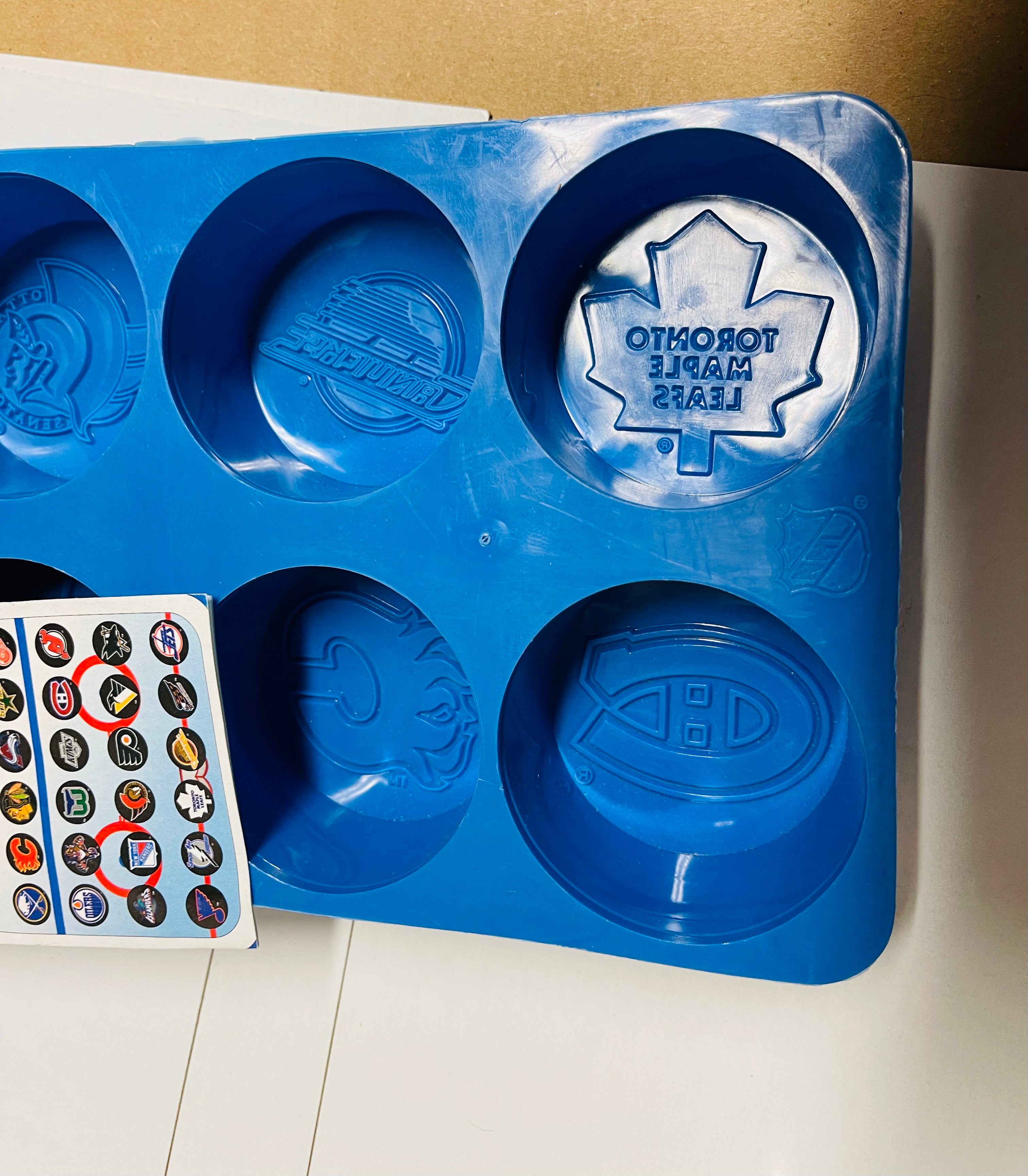 Jello vintage hockey logo tray
