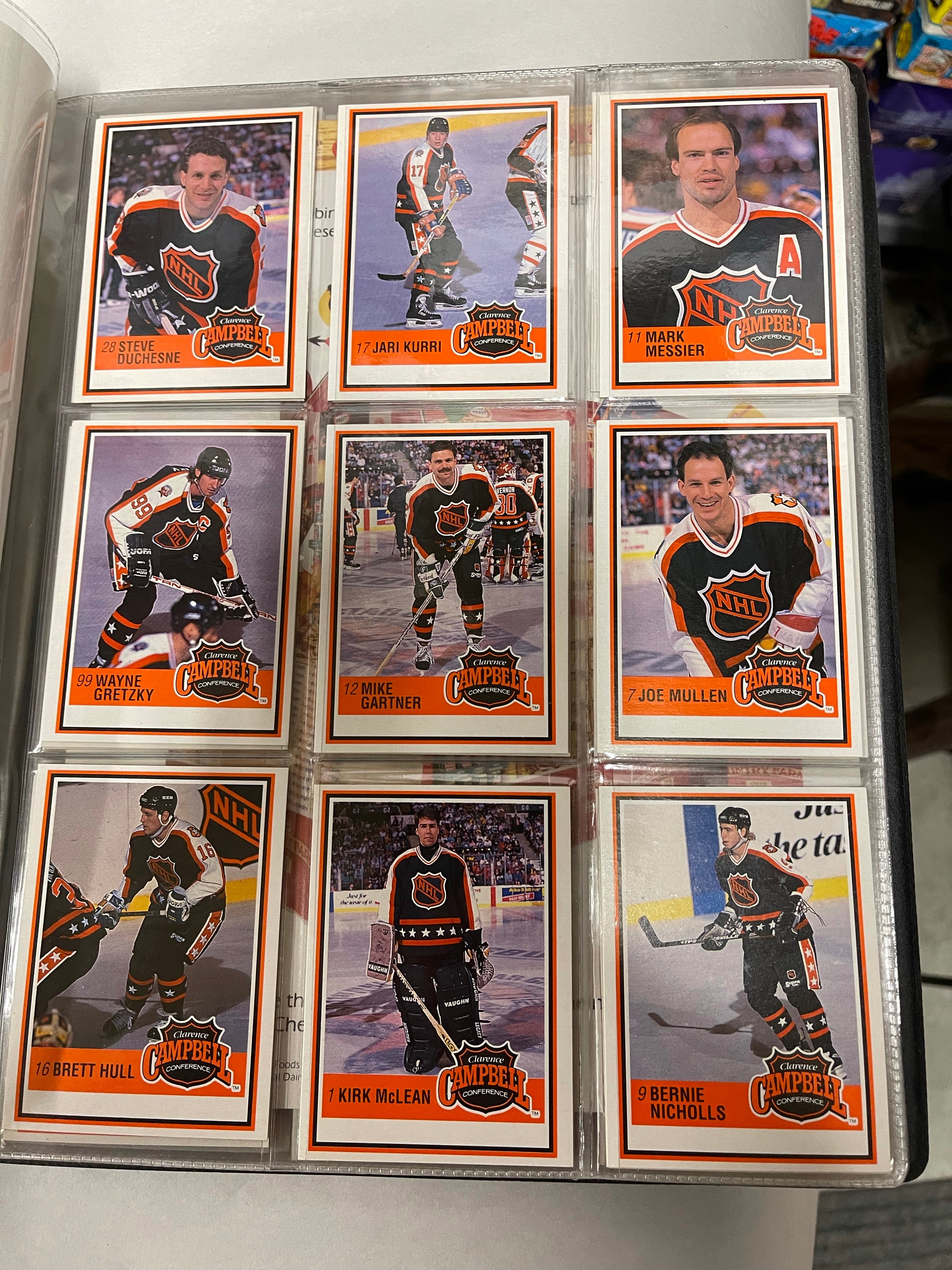 Kraft hockey limited issued complete cards set in Binder 1991/92 Kraft hockey limited issued complete cards set in Binder 1991/92