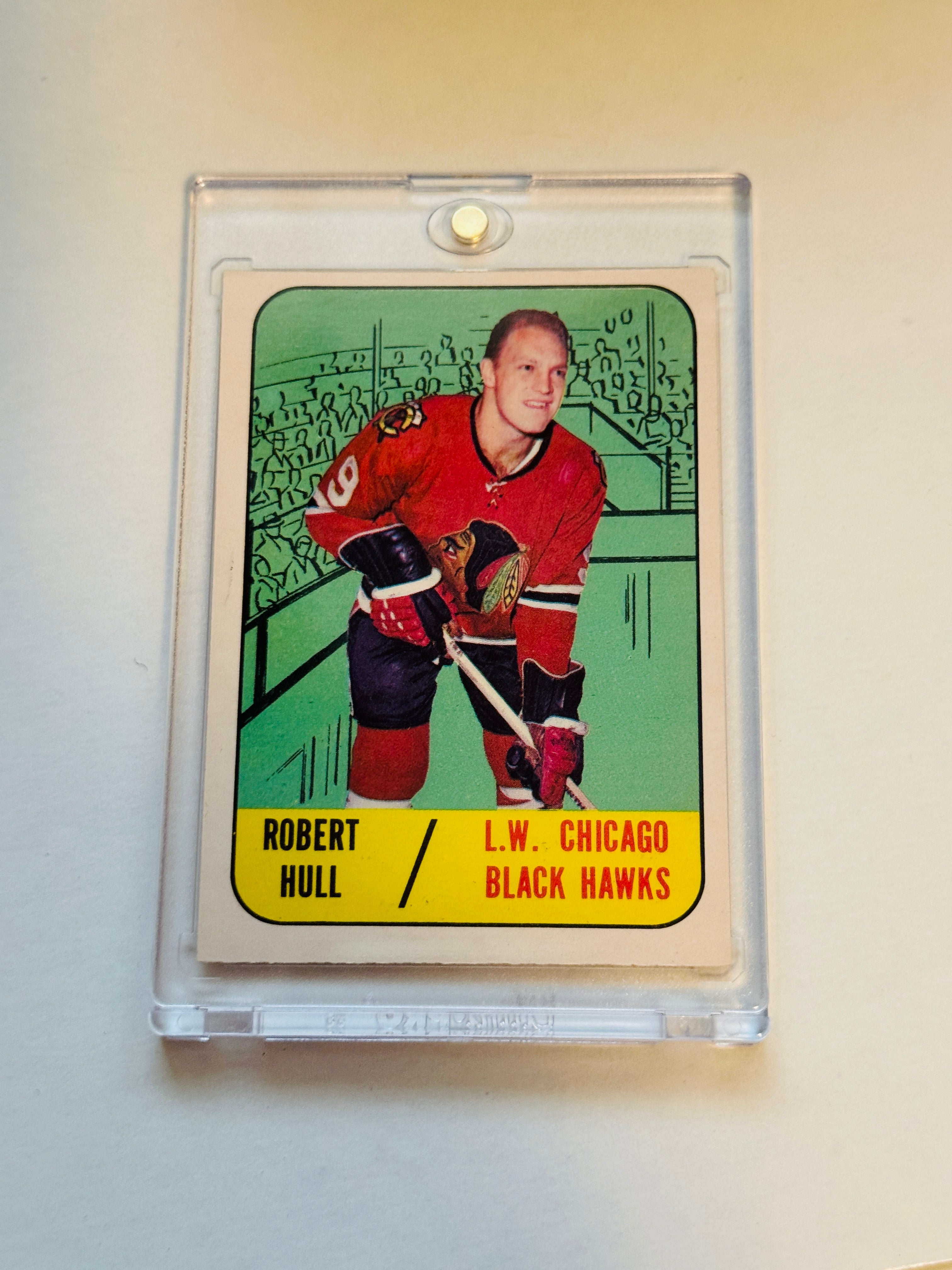 Bobby Hull Opc high grade condition hockey card 1967