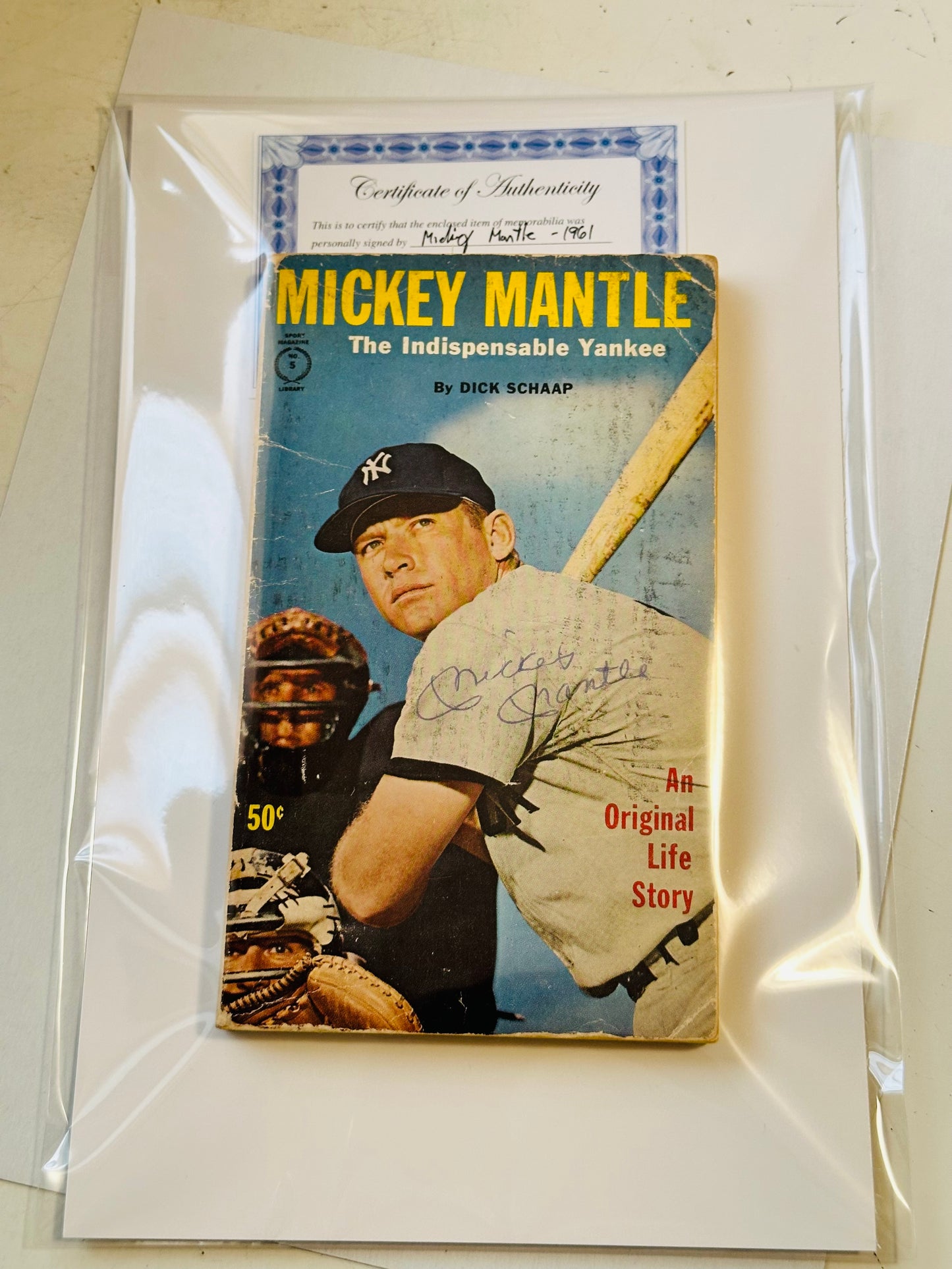 Mickey Mantle signed in person baseball pocket book 1961 with COA