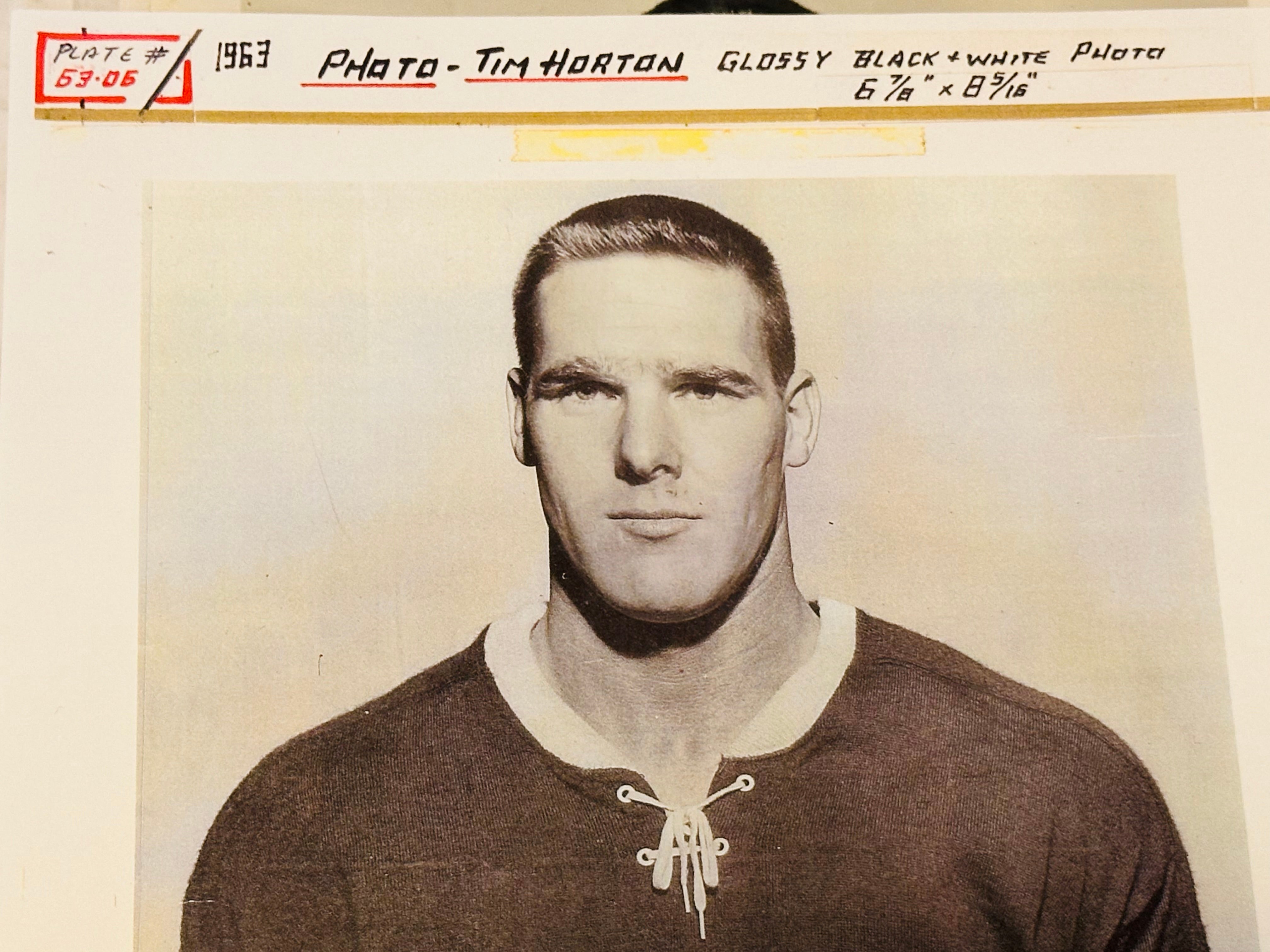 Tim Horton rare original Black and white Leafs glossy press photo 1963