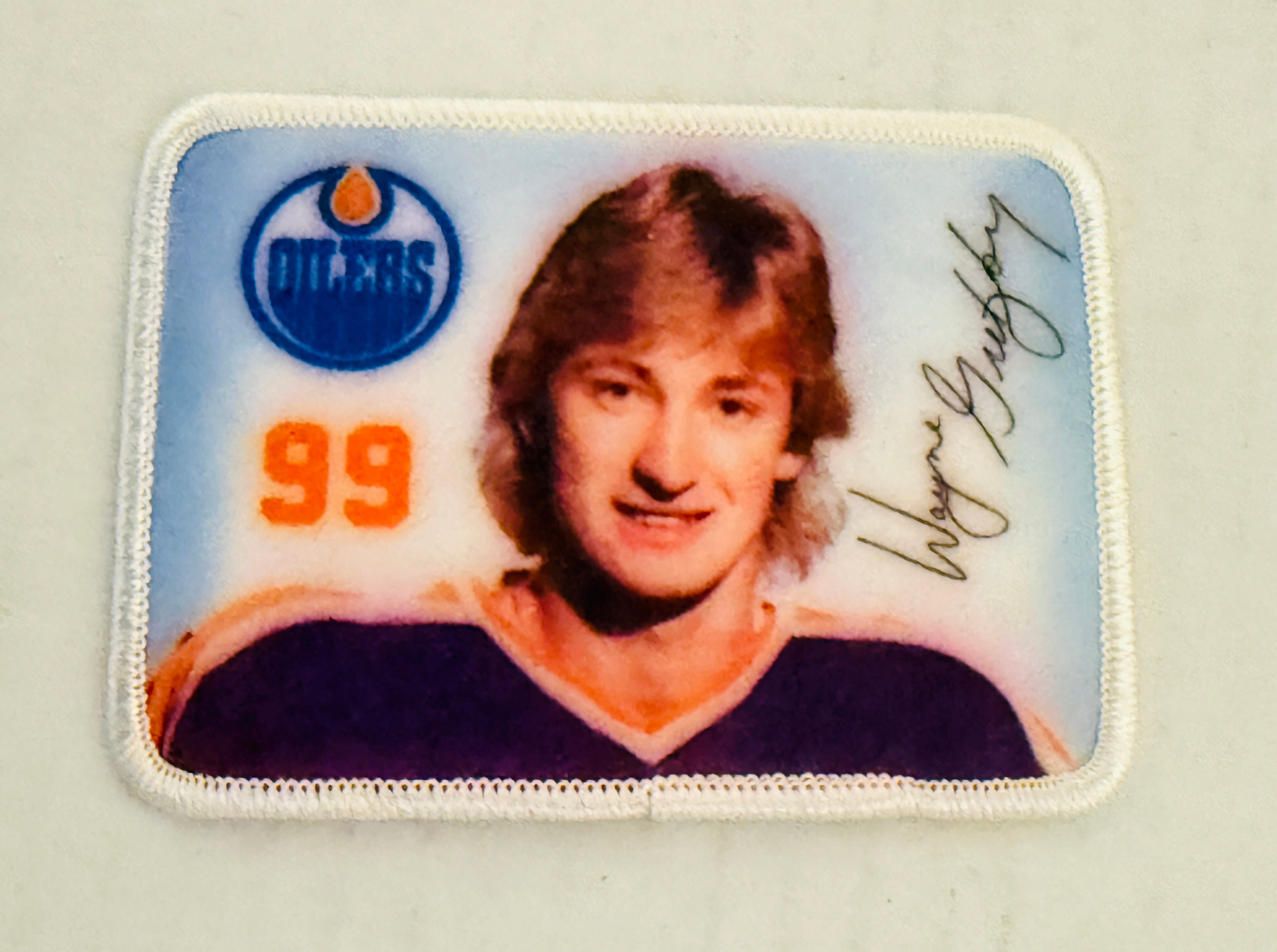 Wayne Gretzky rare Neilson candy hockey patch 1981/82