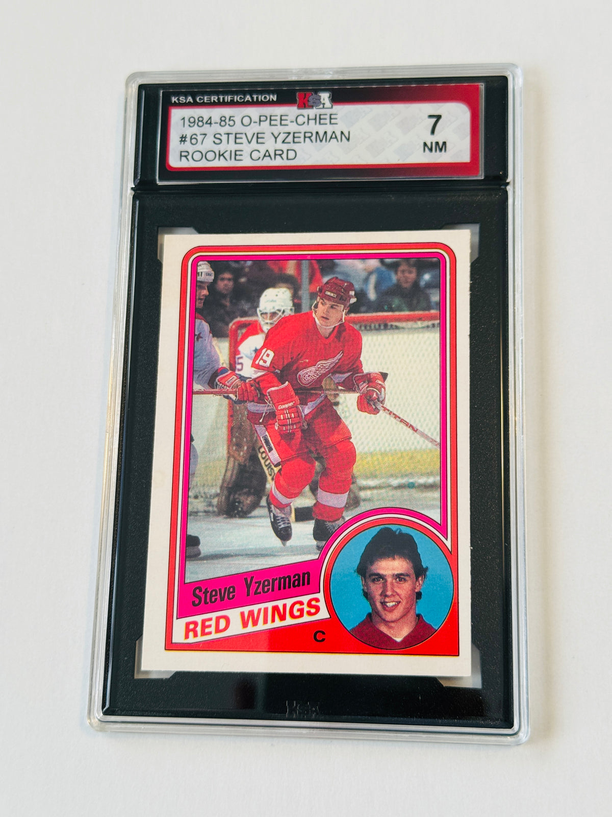 Steve Yzerman Hockey legend high-graded condition opc rookie card 1984/85