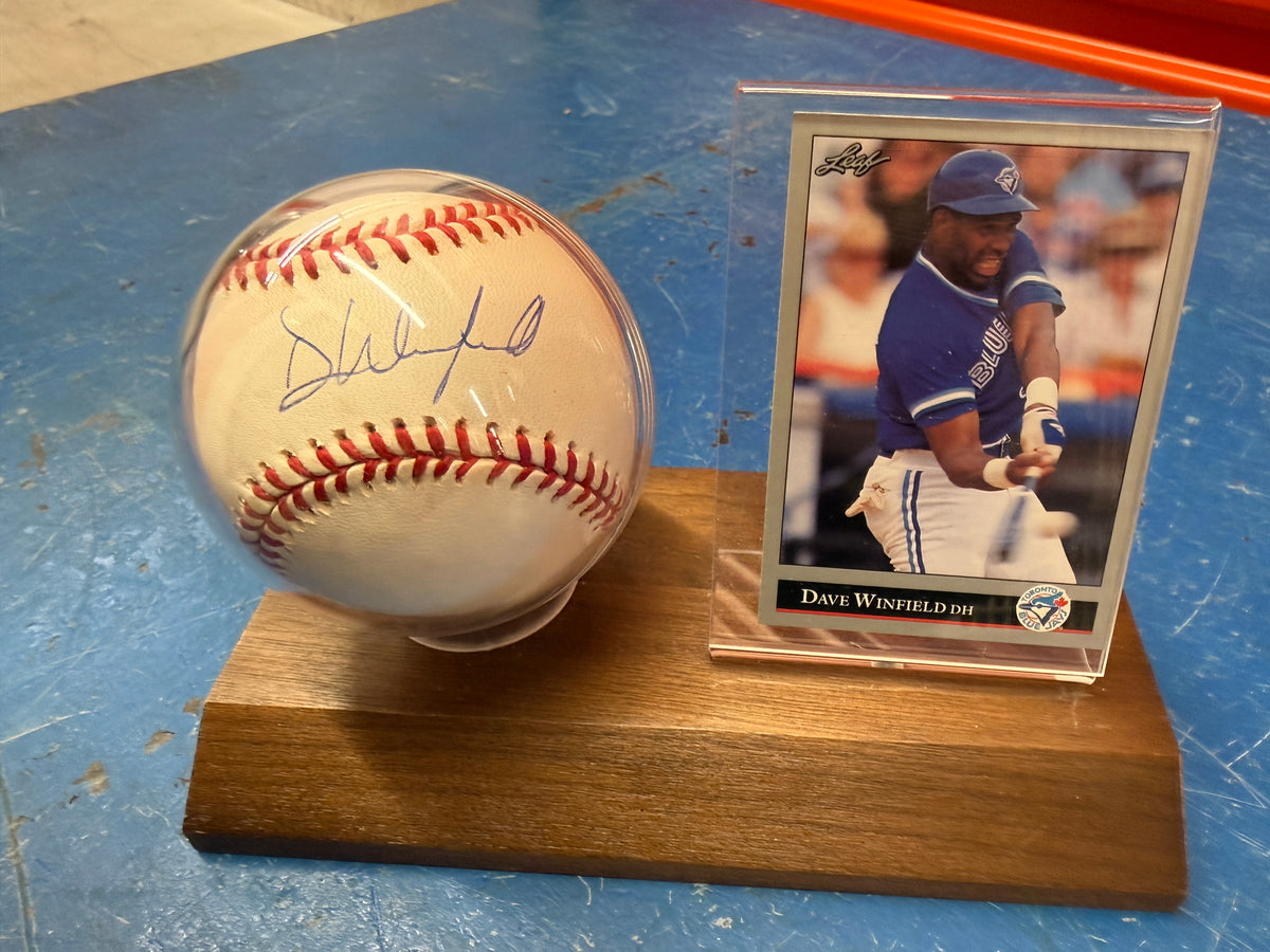 Dave Winfield autographed baseball with card display and COA