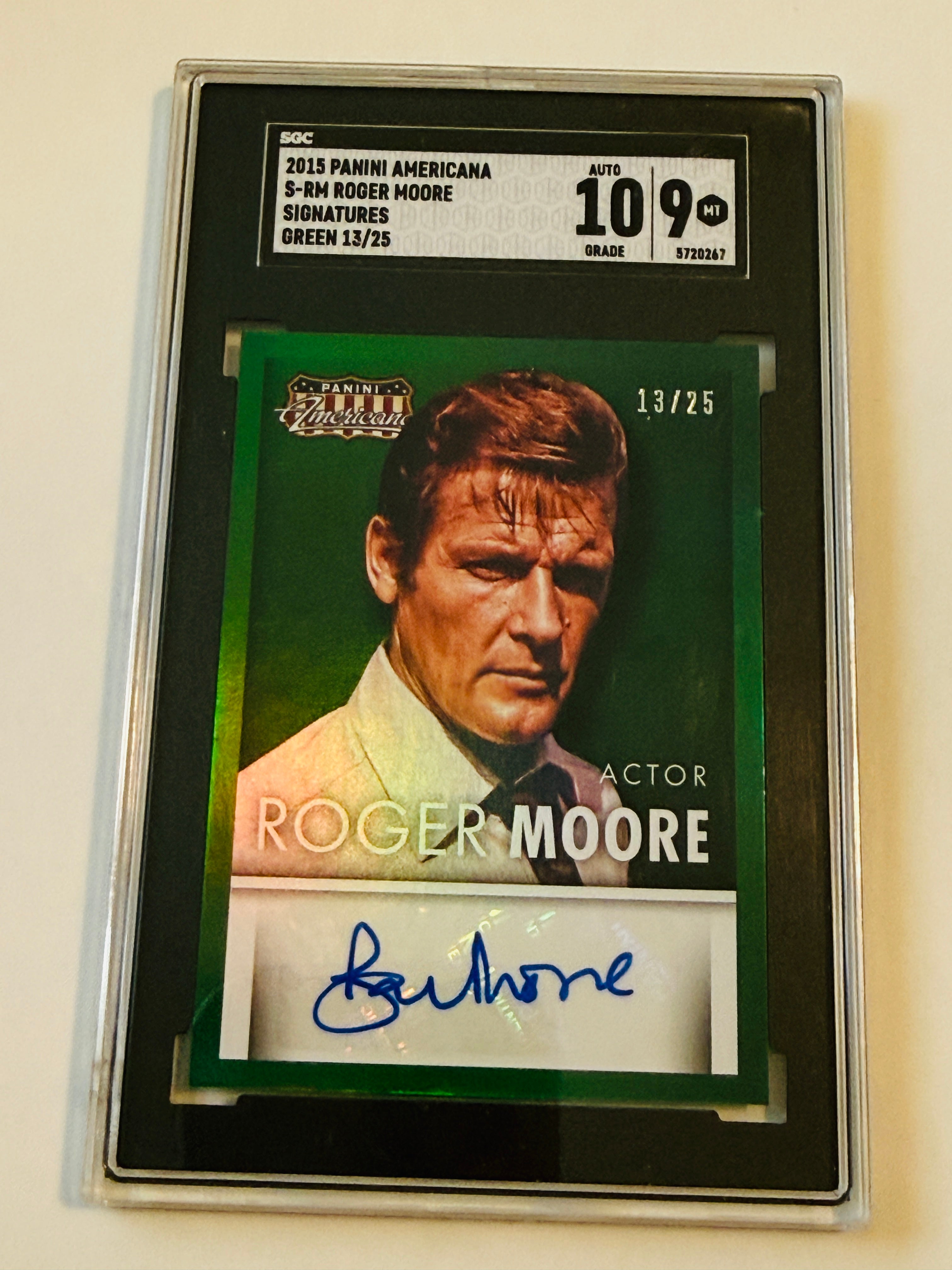 James Bond movie legends rare, Roger Moore autographed insert card graded  and certified
