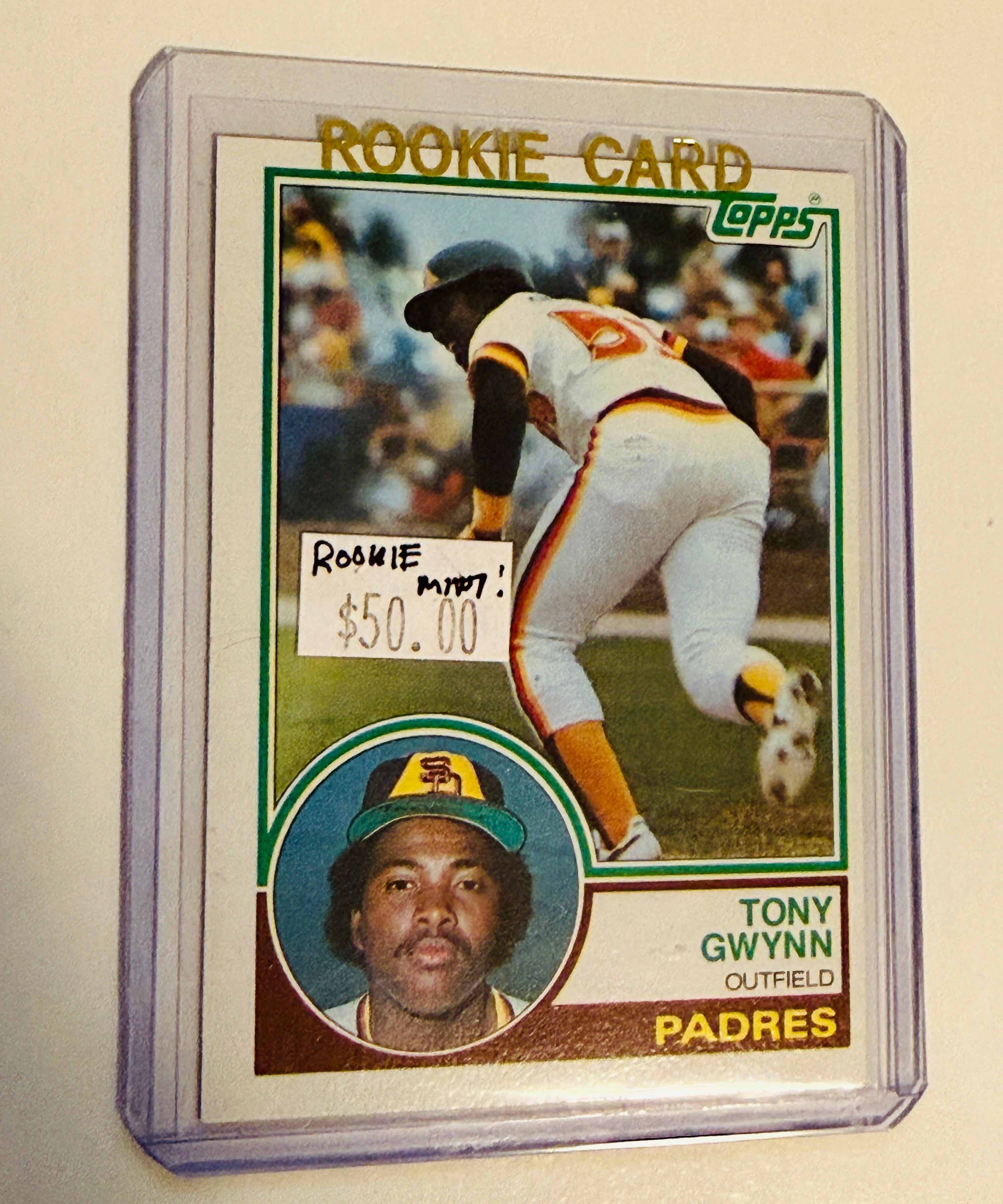 Tony Gwynn near mint condition Topps baseball rookie card 1983