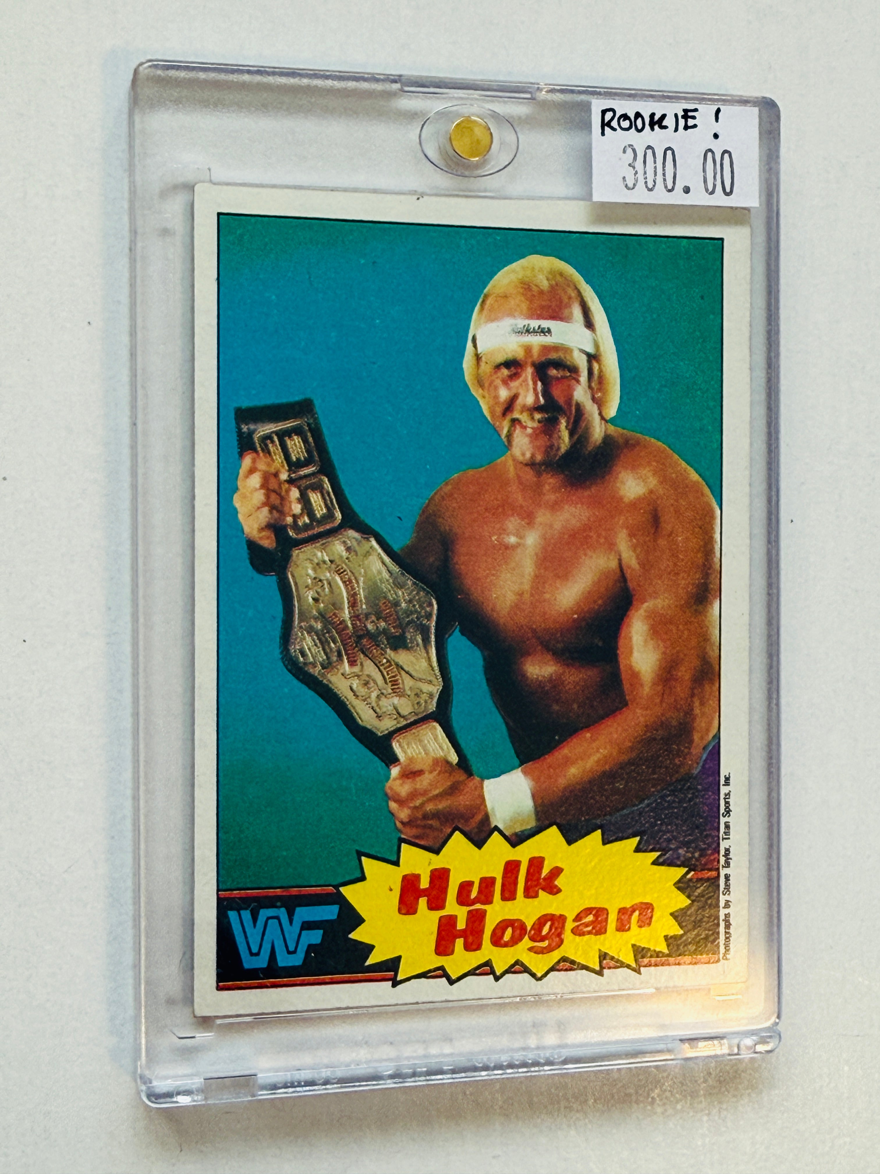 Hulk Hogan wrestling legend Topps rookie card 1985