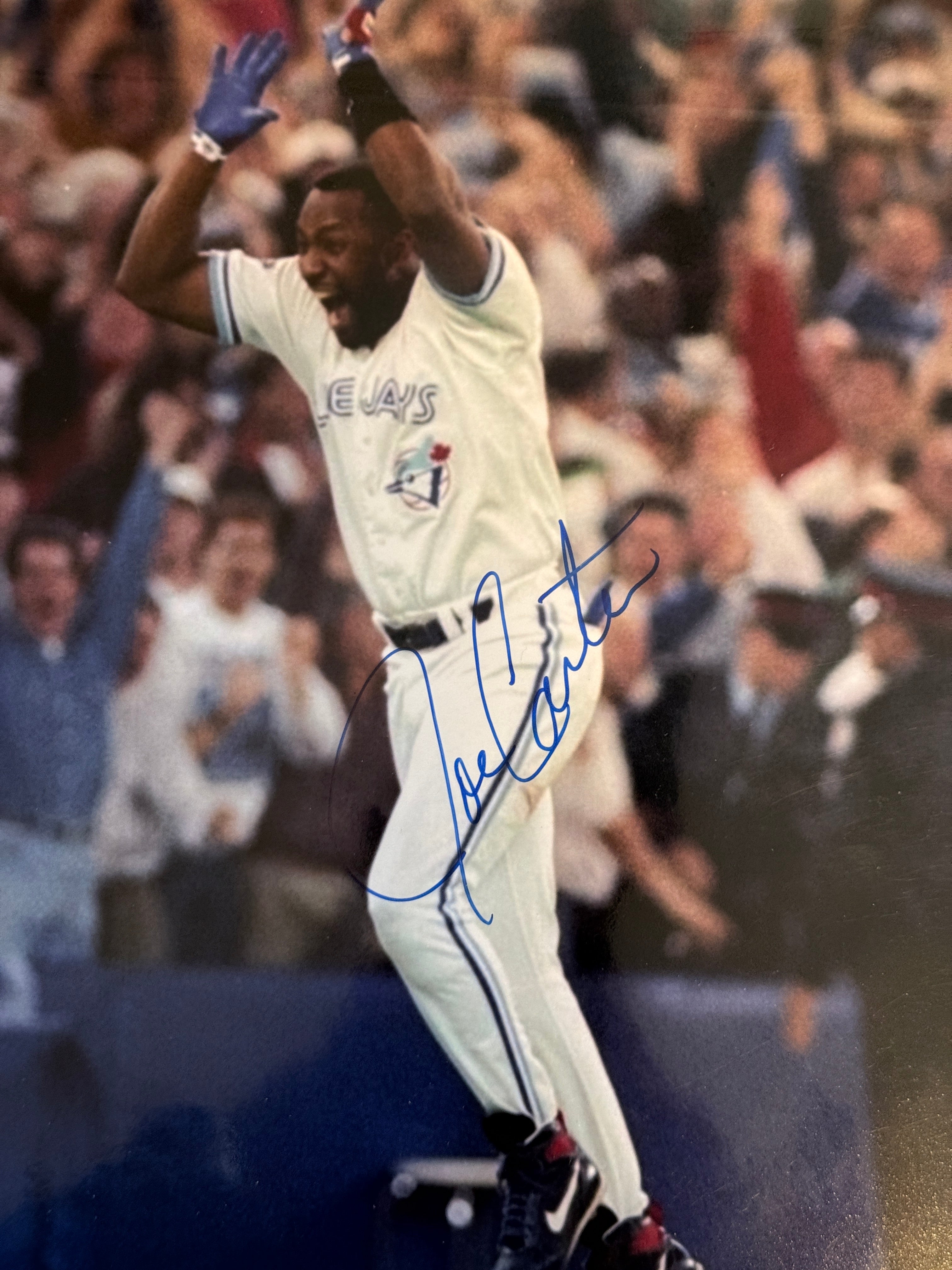 Joe Carter, Toronto Blue Jays baseball legend autographed 8 x 10 photo JSA certified