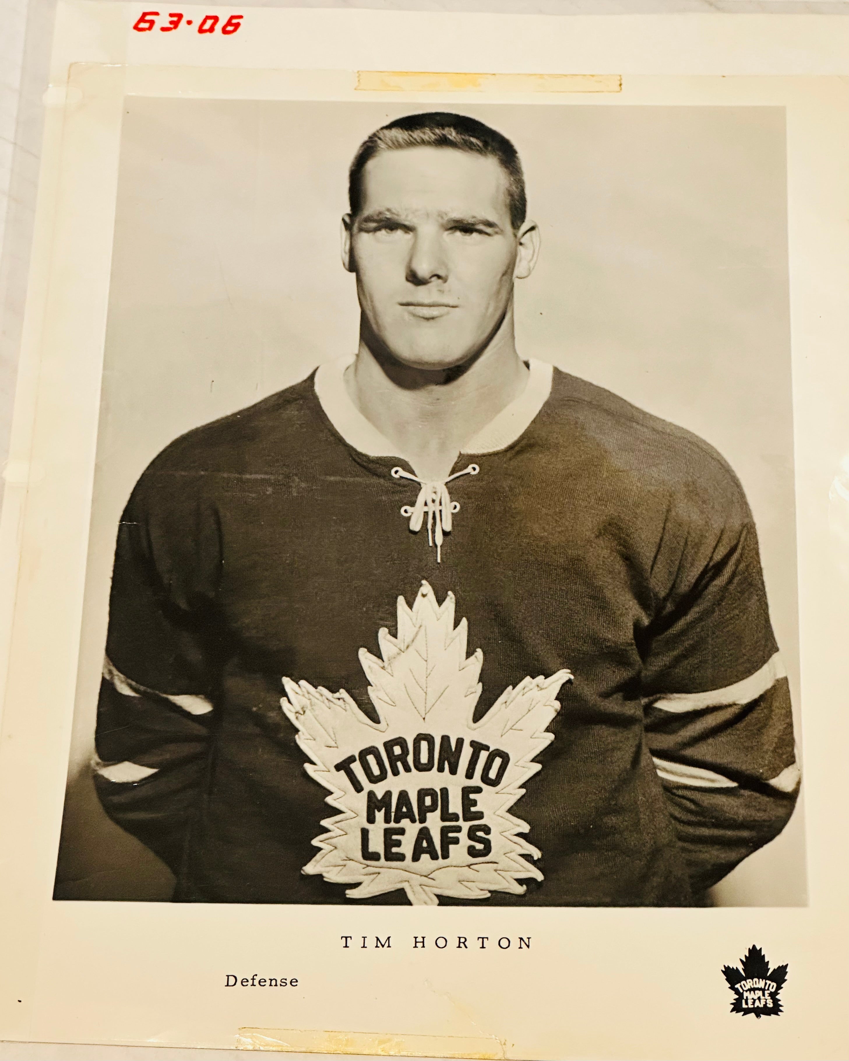 Tim Horton rare original Black and white Leafs glossy press photo 1963