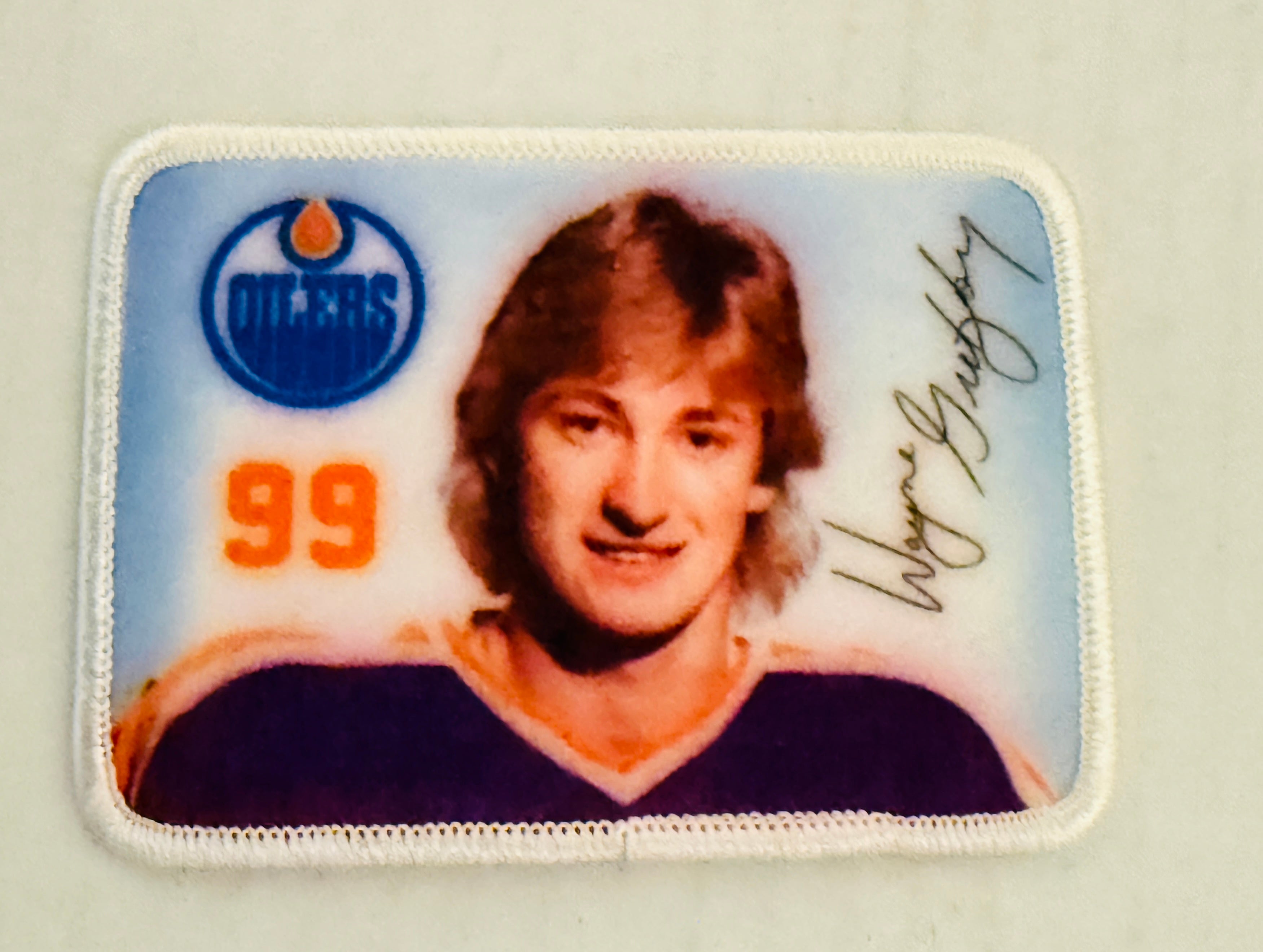 Wayne Gretzky rare Neilson candy hockey patch 1981/82