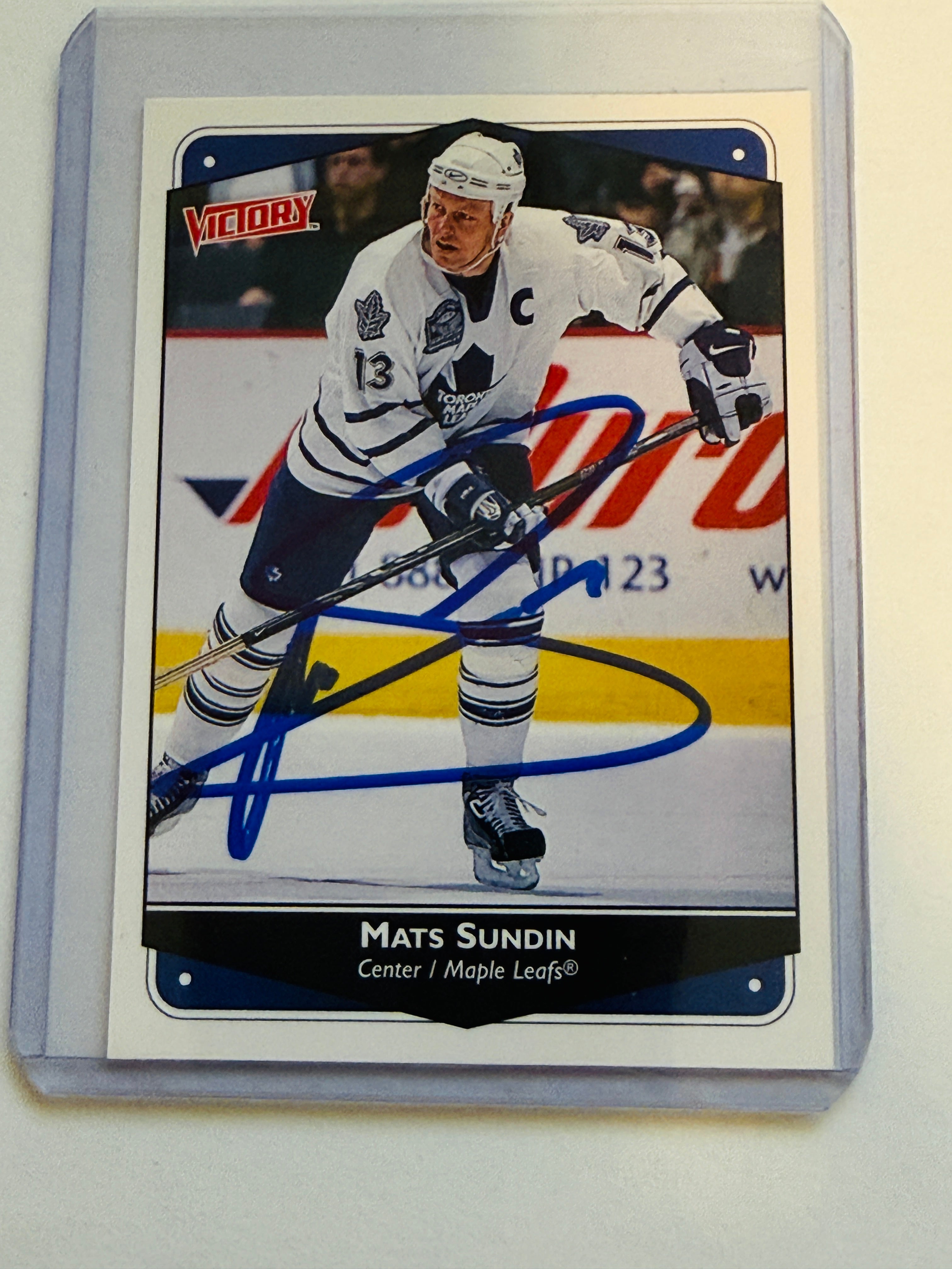 Mats Sundin rare autograph hockey card with COA
