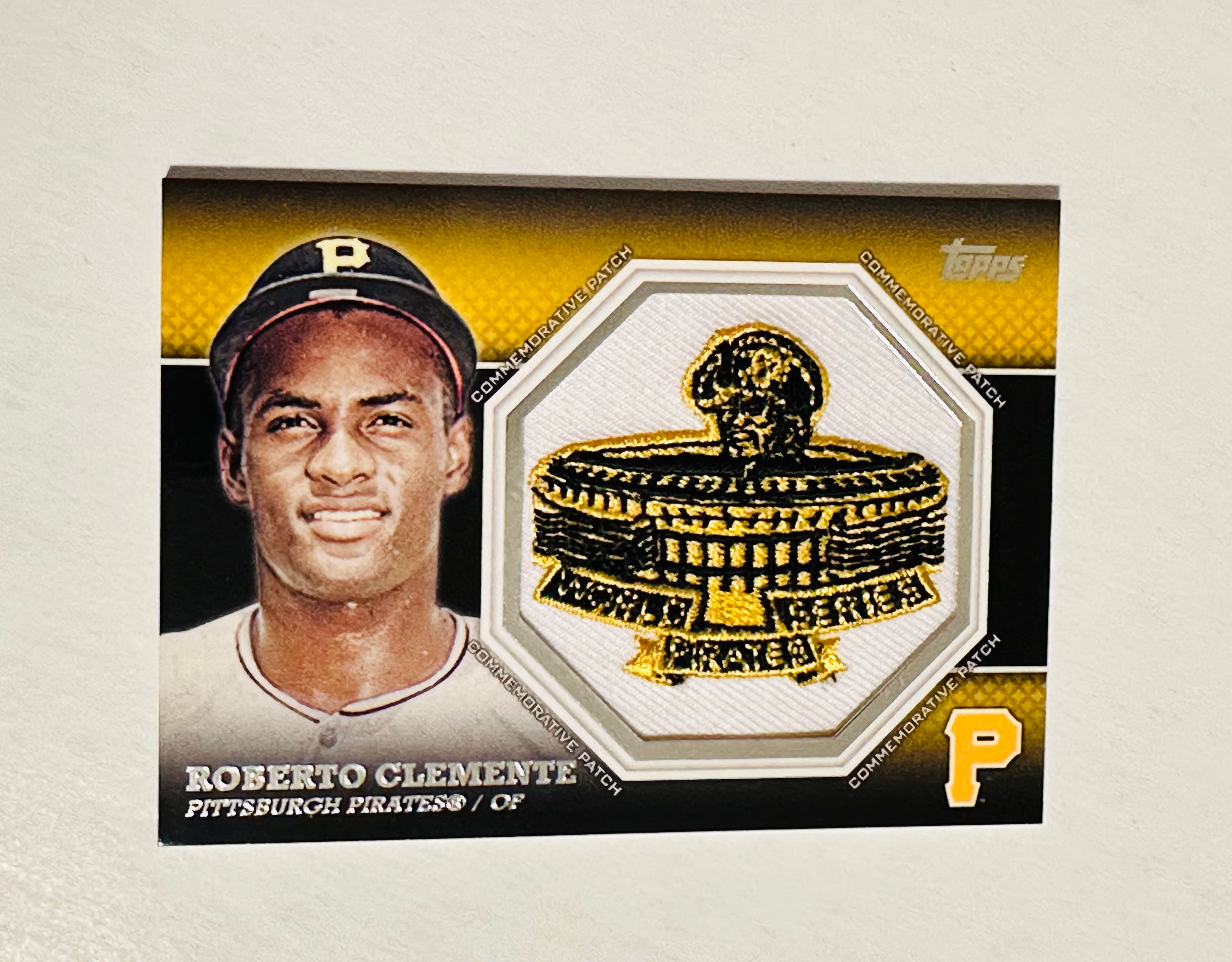 Roberto Clemente rare commemorative patch insert card 2001