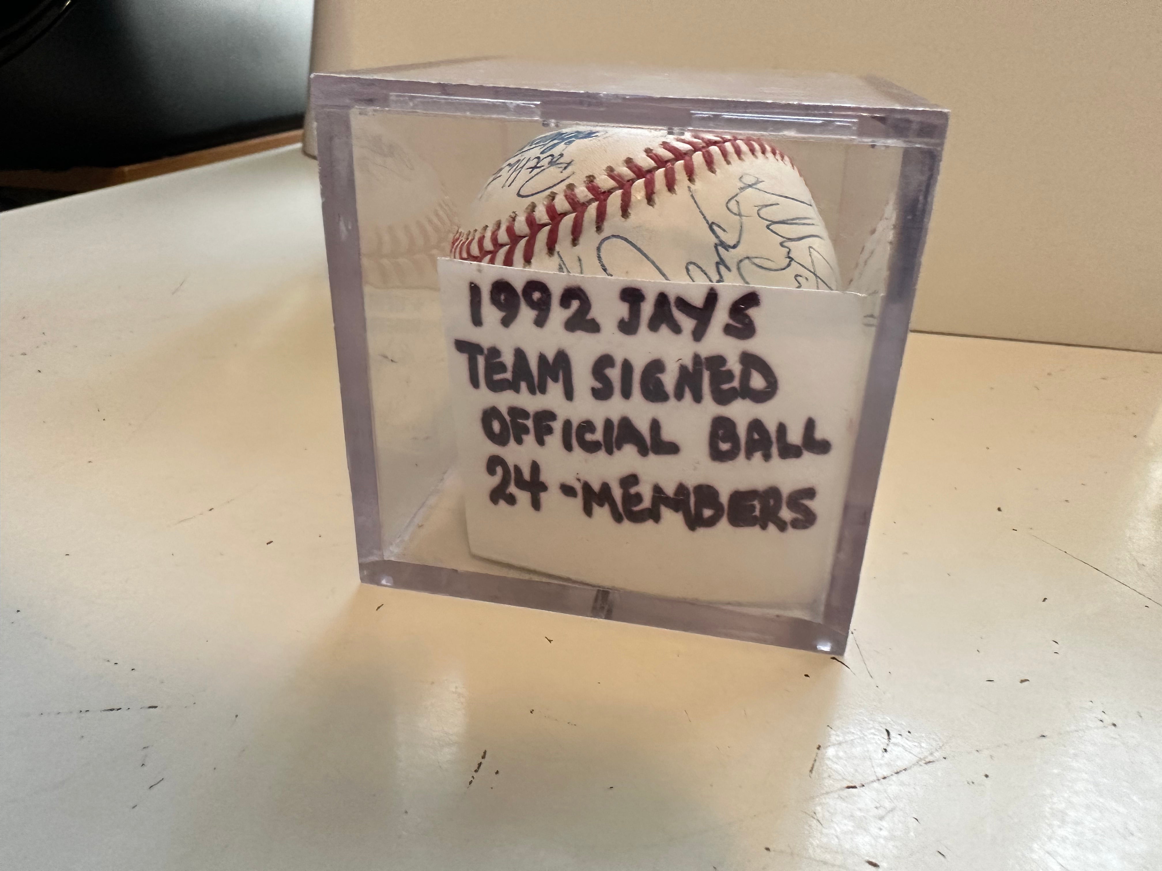 1992 World Series American League baseball signed by 24 Blue jays in holder with COA