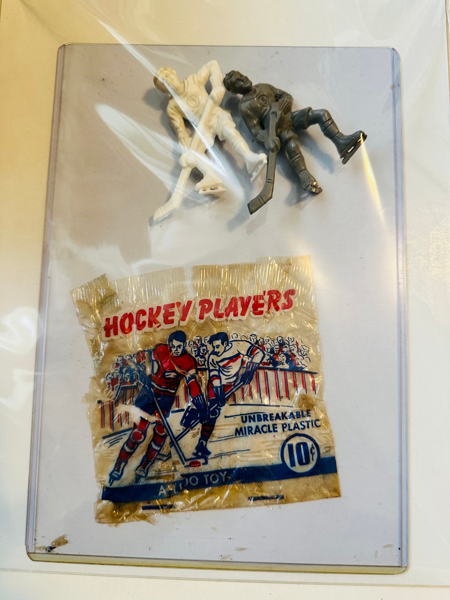 Hockey figures toys plus NHL wrapper 1950's