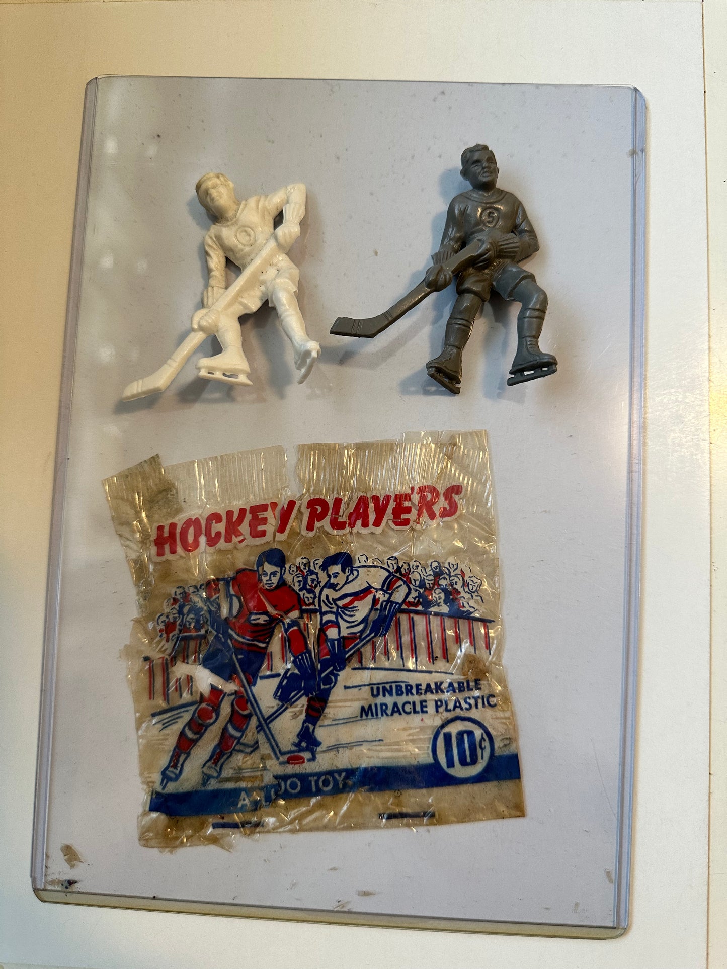 Hockey figures toys plus NHL wrapper 1950's