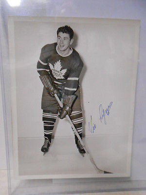 Toronto Maple Leafs Vic Lynn signed 7x9 photo w/ COA 1940s