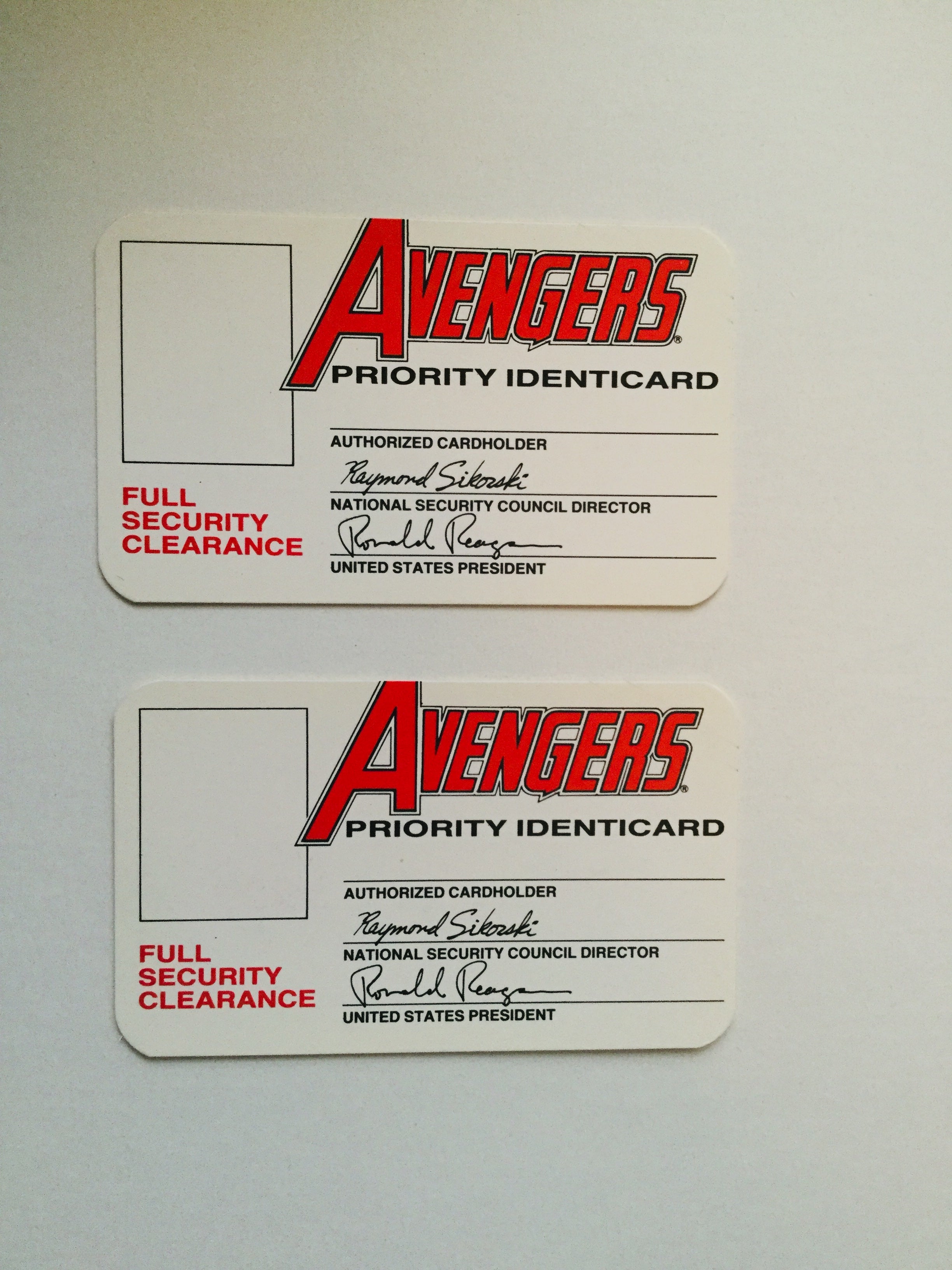 Marvel Avengers rare two original membership cards 1982