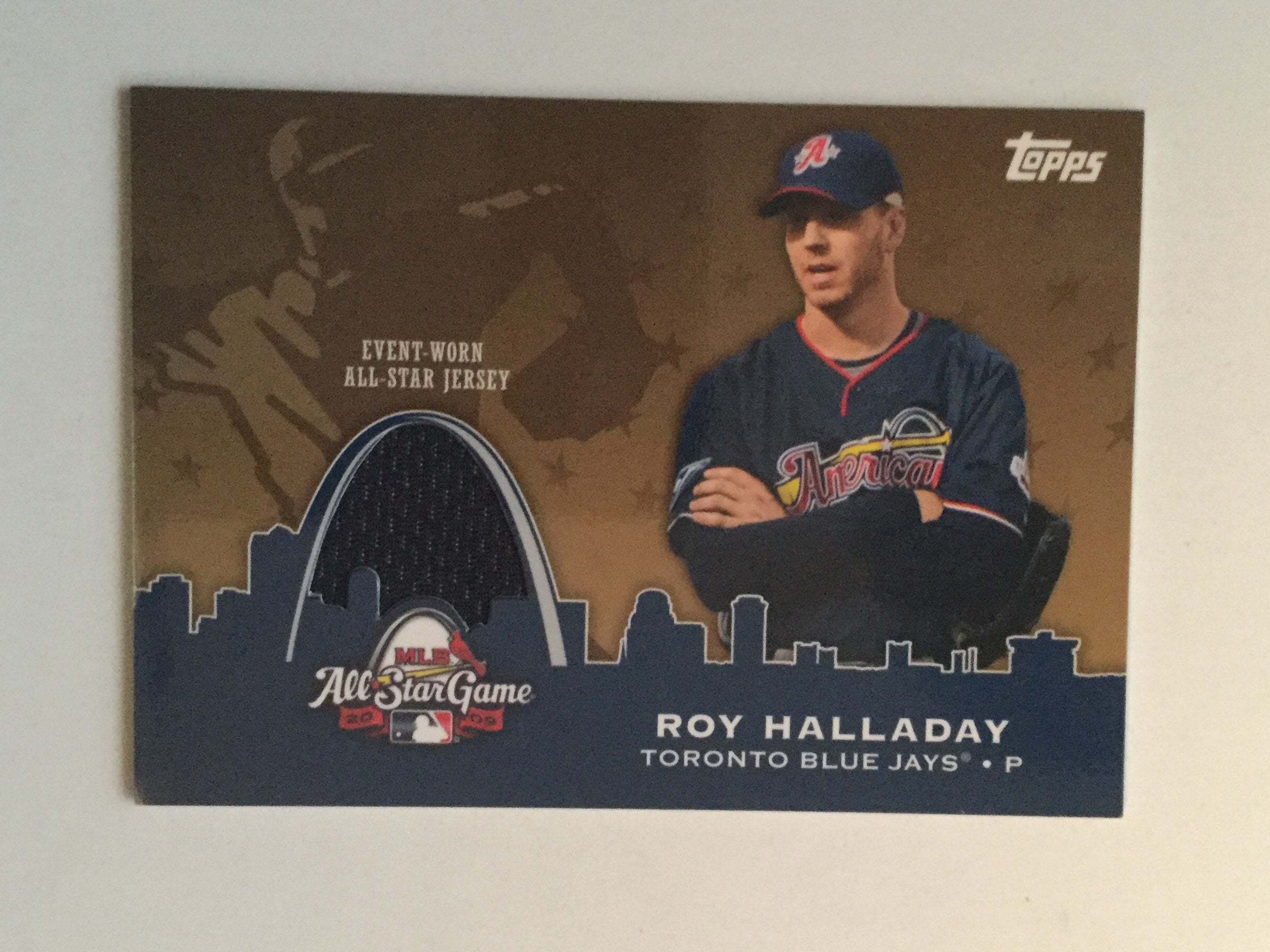 Blue Jays Roy Halladay numbered memorabilia insert card 2009