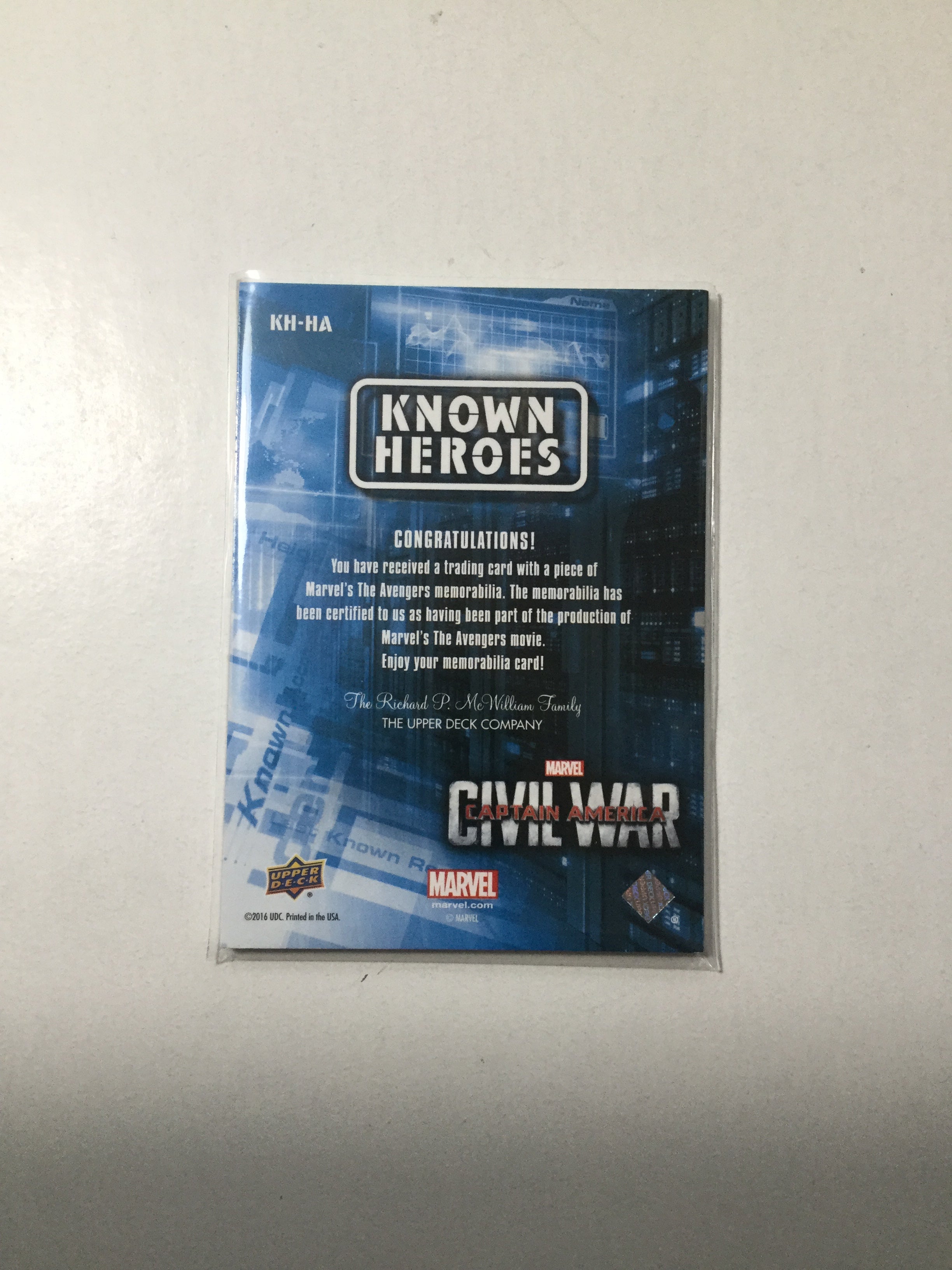 Avengers Hawkeye rare memorabilia insert card
