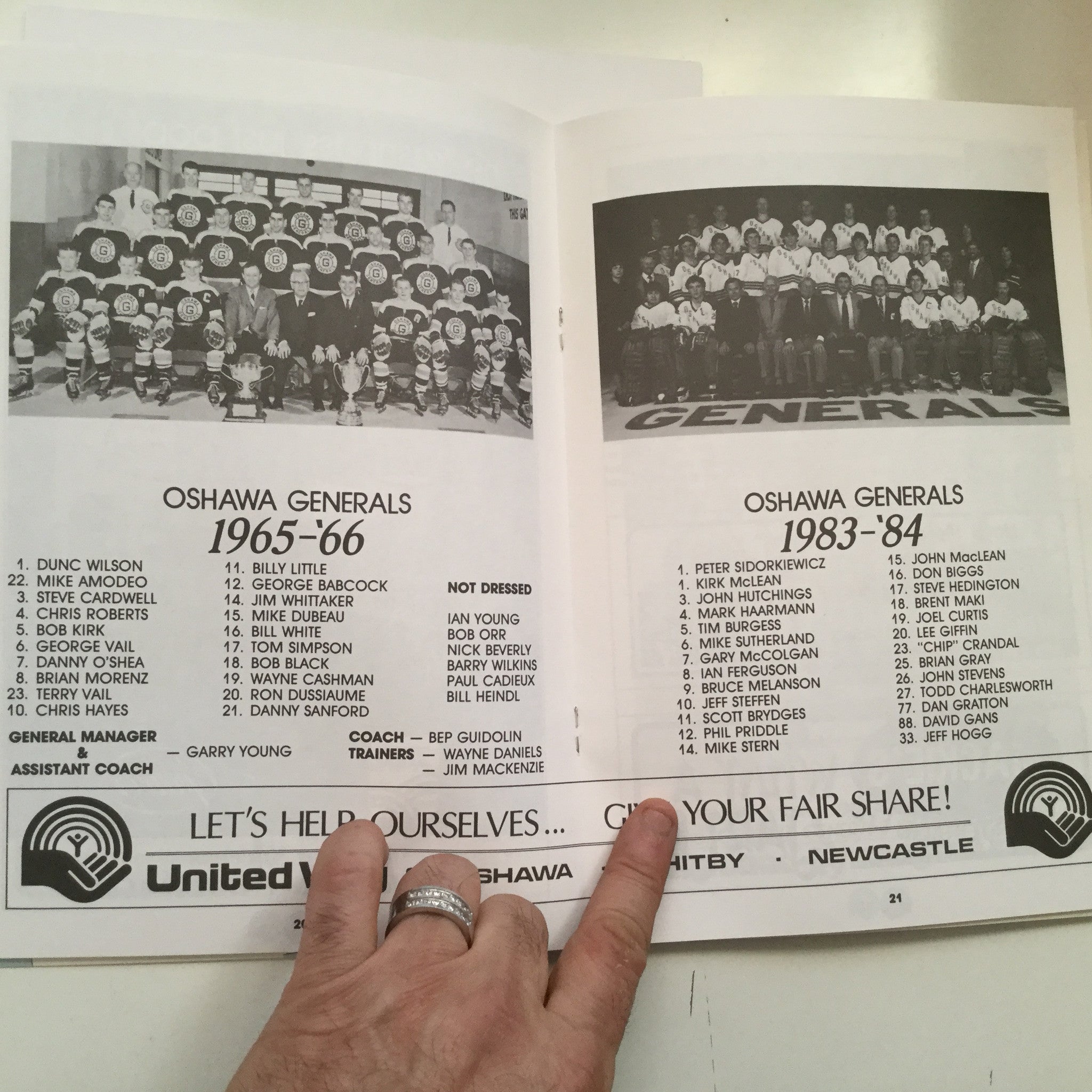 Bobby Orr signed Oshawa Generals hockey program 1983