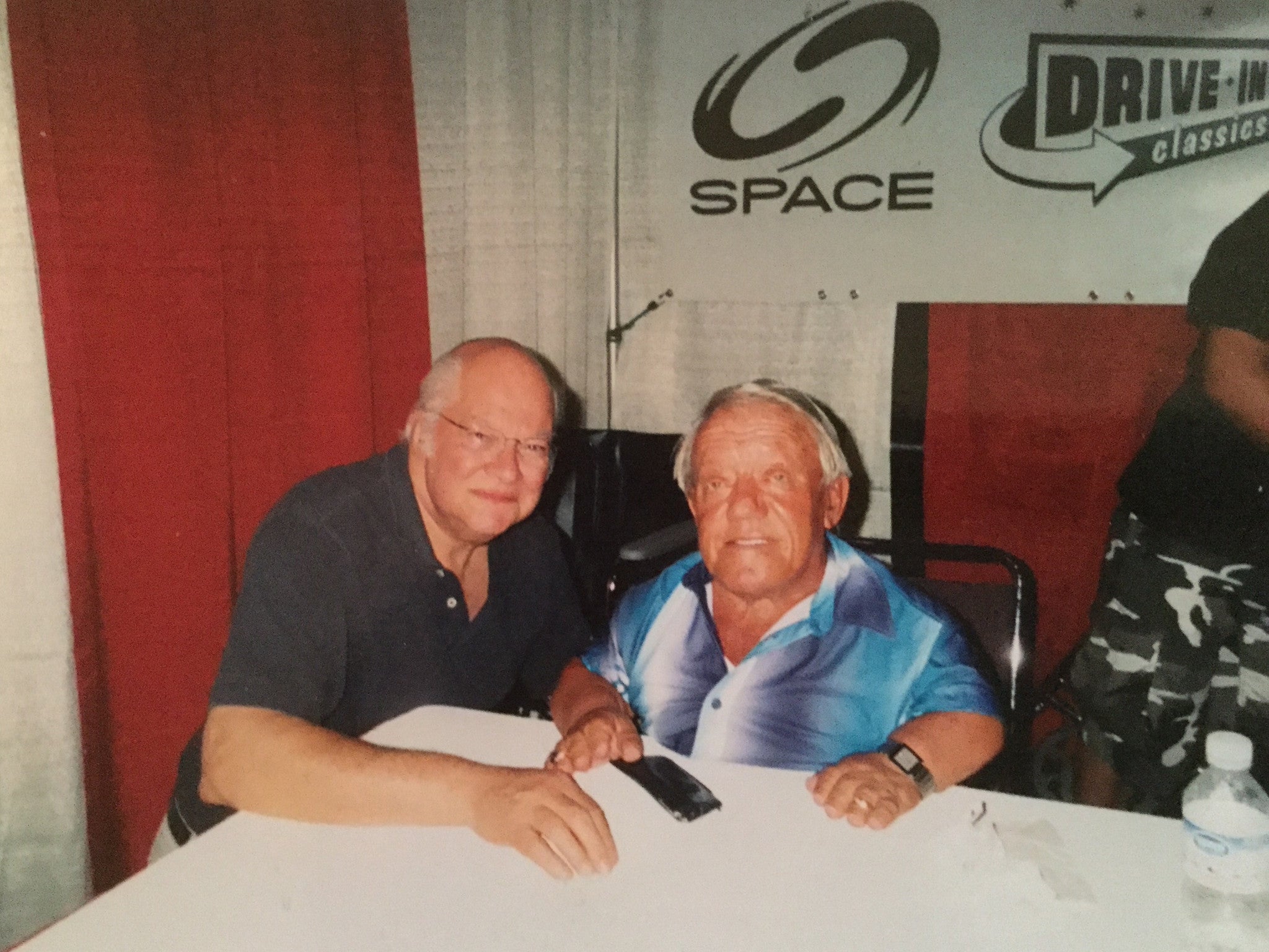 Kenny Baker as R2-D2 in Star Wars: A New Hope (Official Pix Celebrity - SWAU