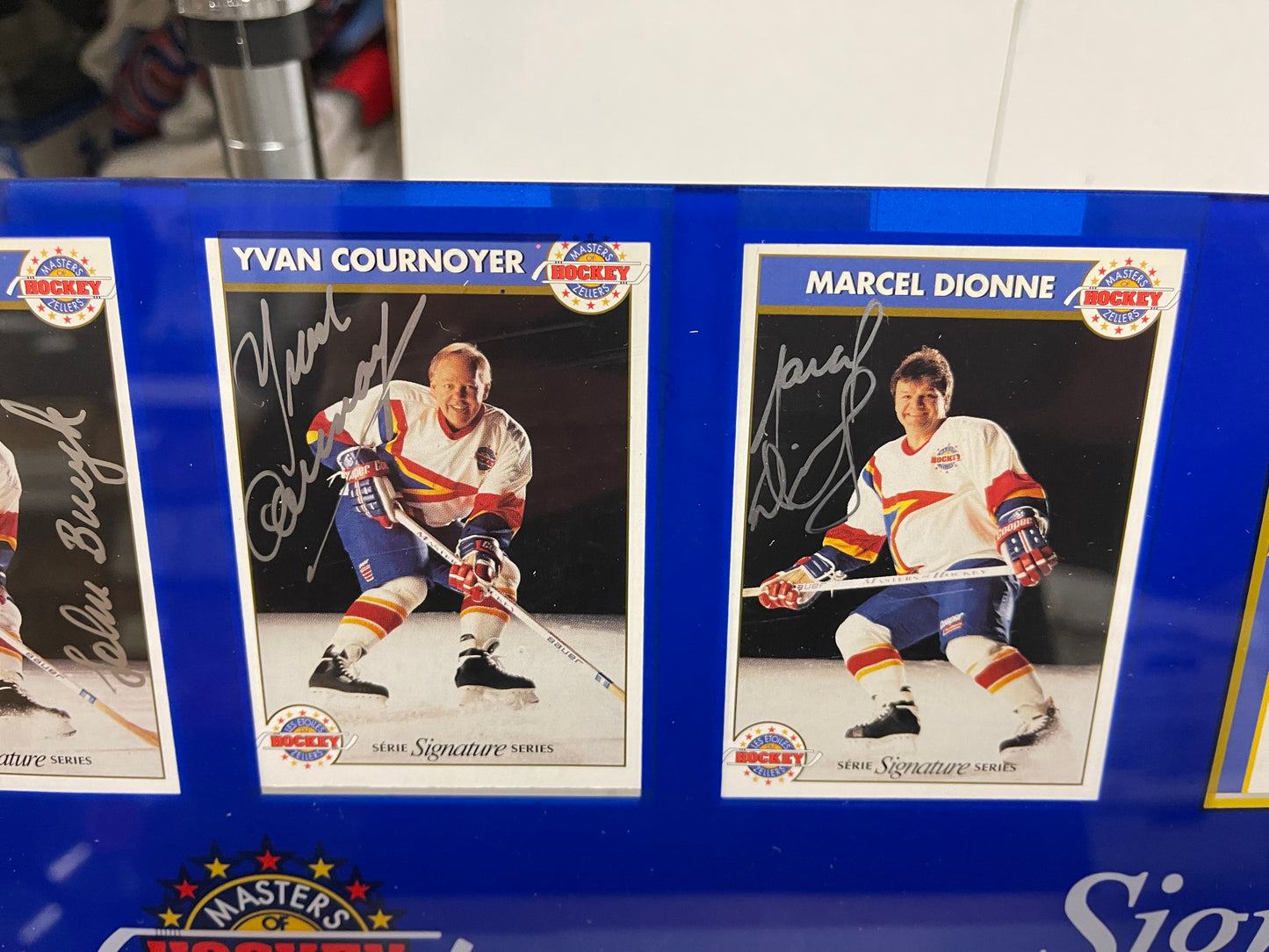 Zellers Masters of hockey 8 autograph legends cards with acrylic display 1993