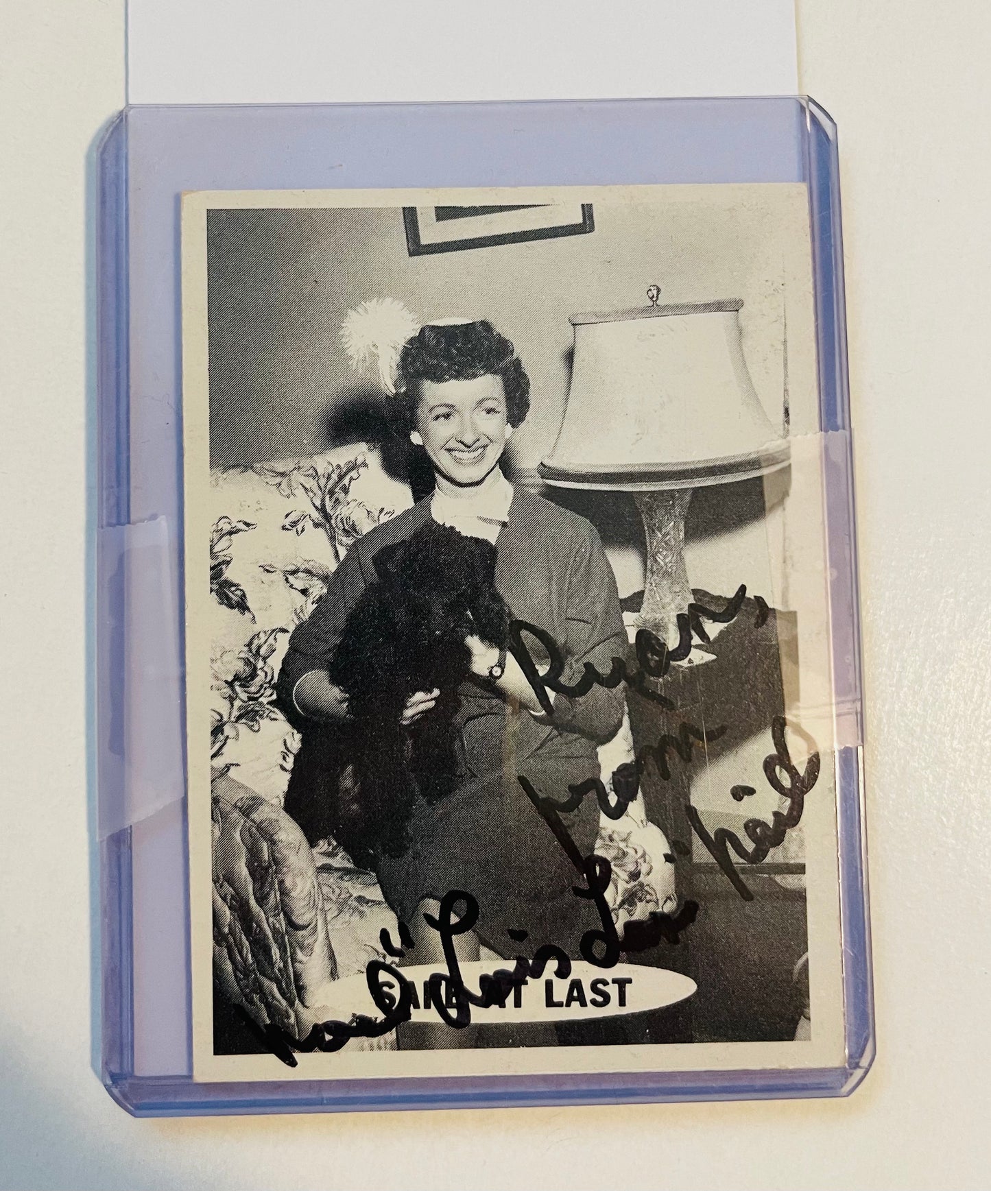 Superman TV series Lois Lane ( Noel Neil) rare signed card JSA certified 1965