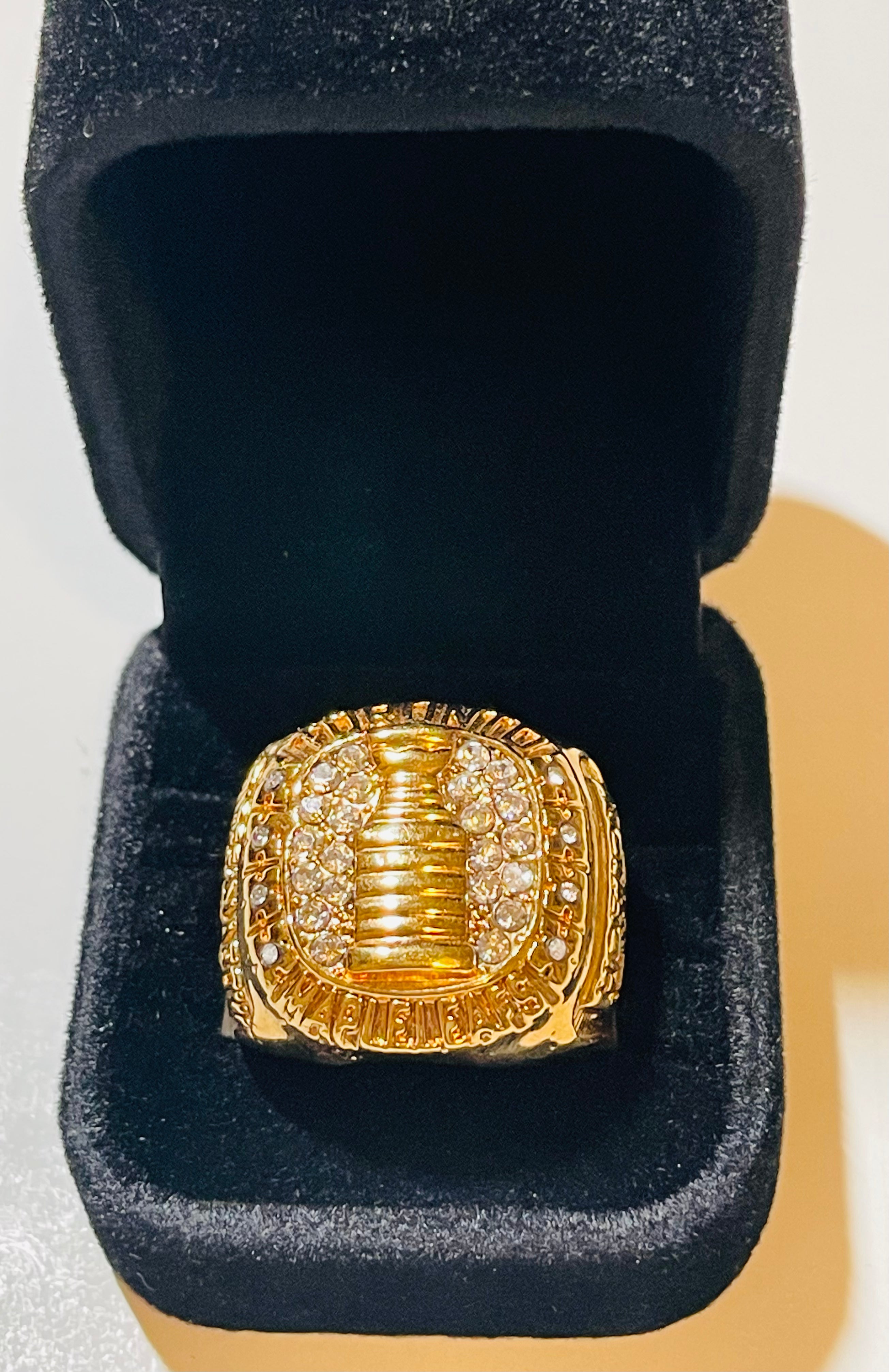 Toronto Maple Leafs hockey Stanley Cup replica Ring