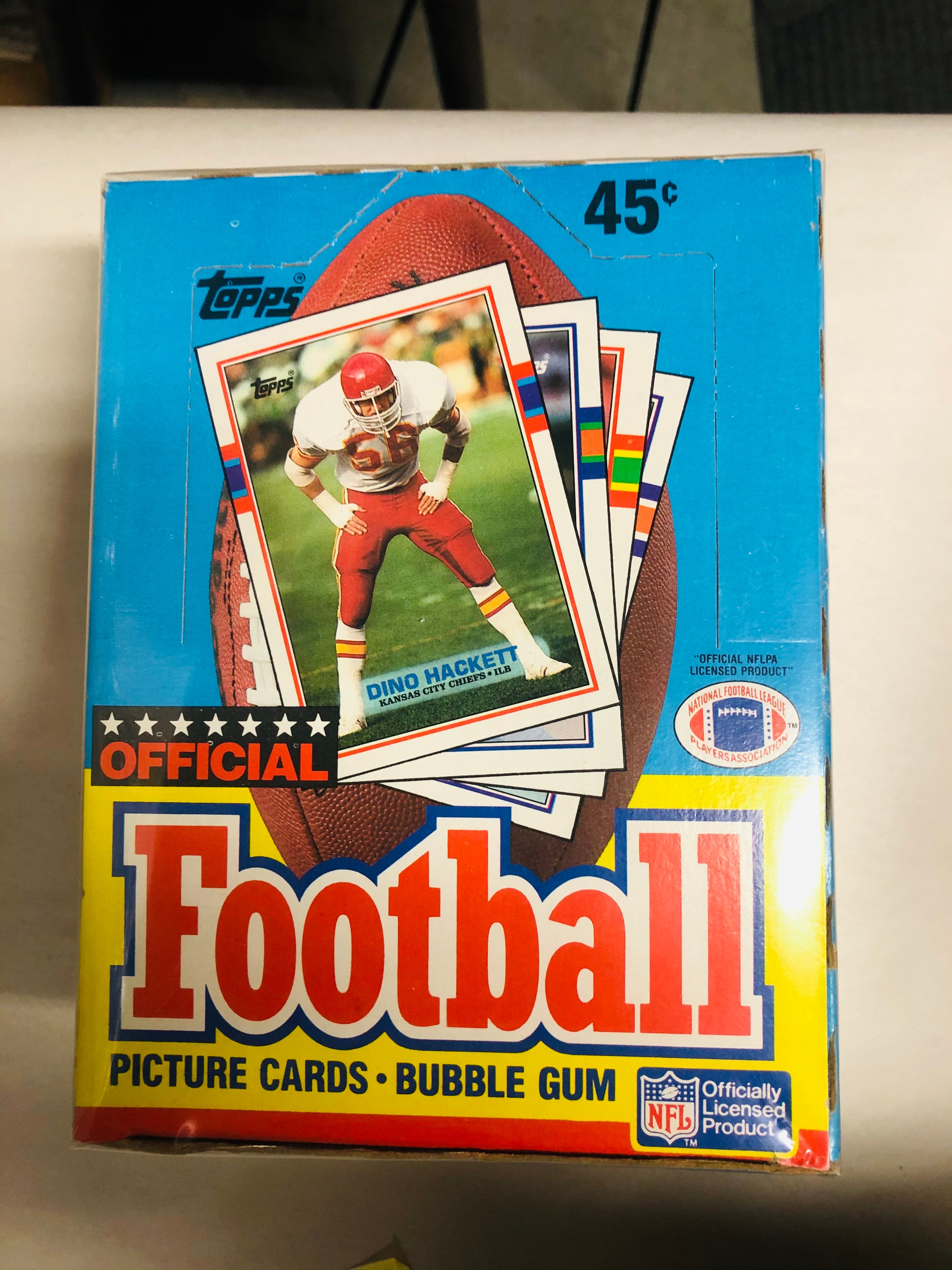 1989 Topps Football cards 36 packs box