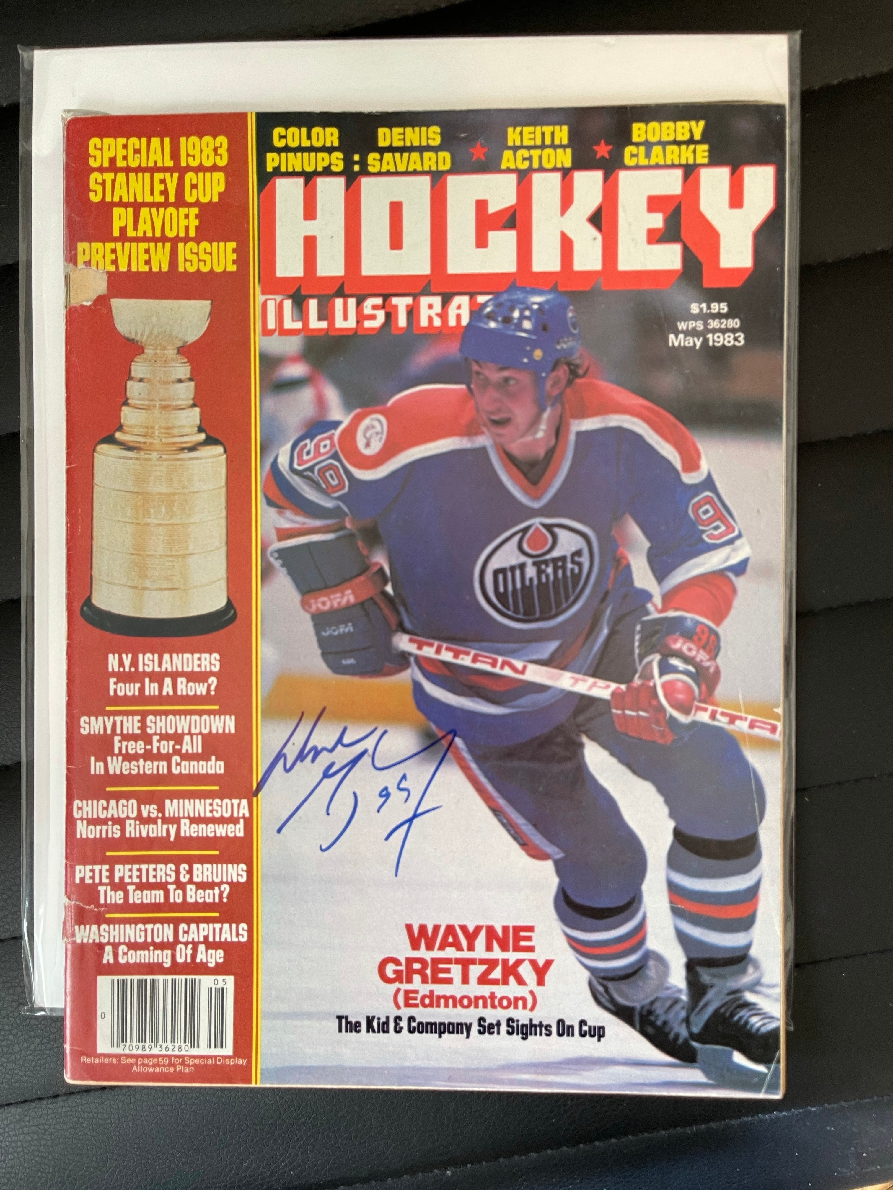 Wayne Gretzky rare autograph Hockey illustrated sports magazine with COA