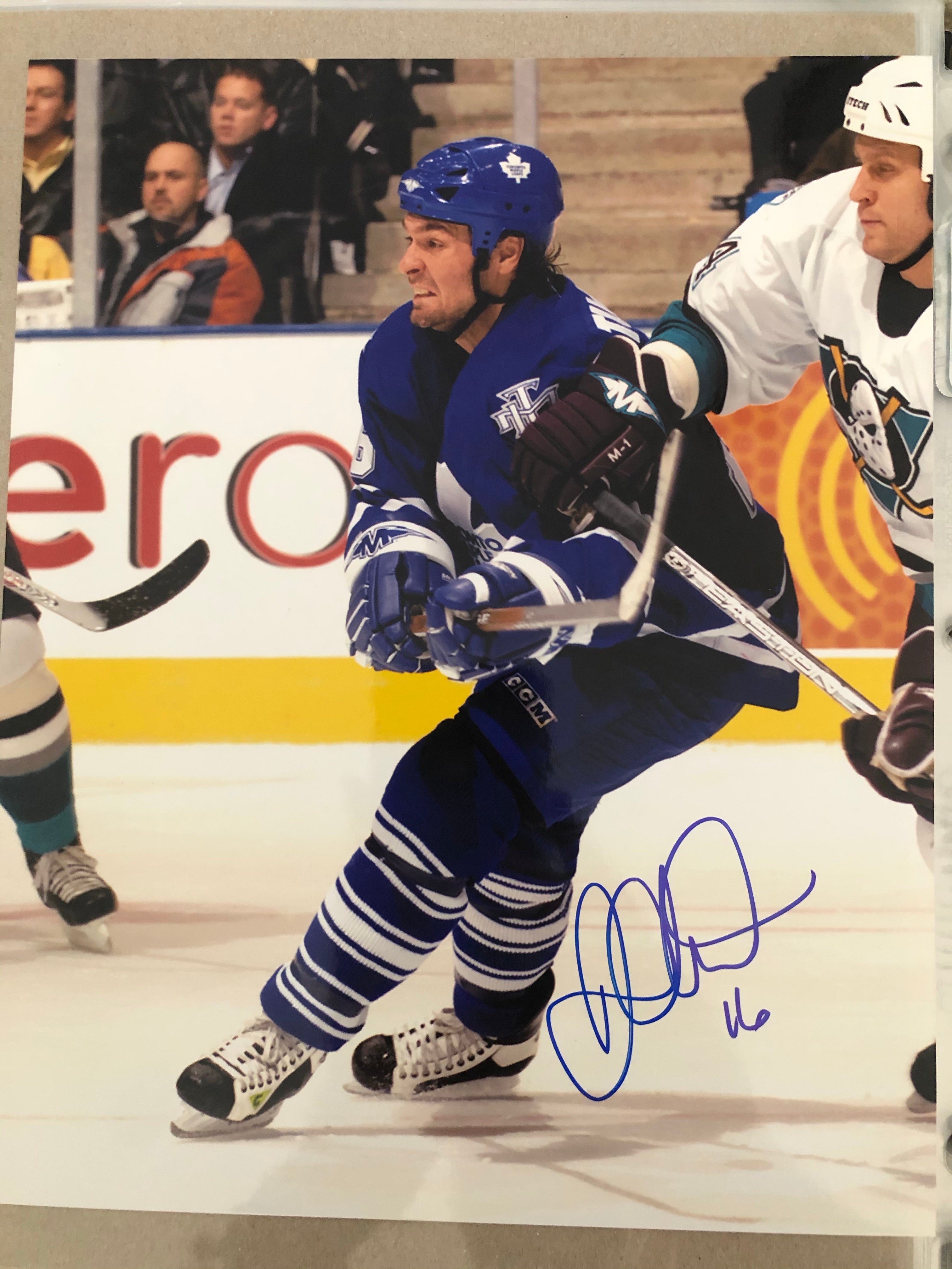 Toronto Maple Leafs hockey Darcy Tucker signed 8x10 photo with COA