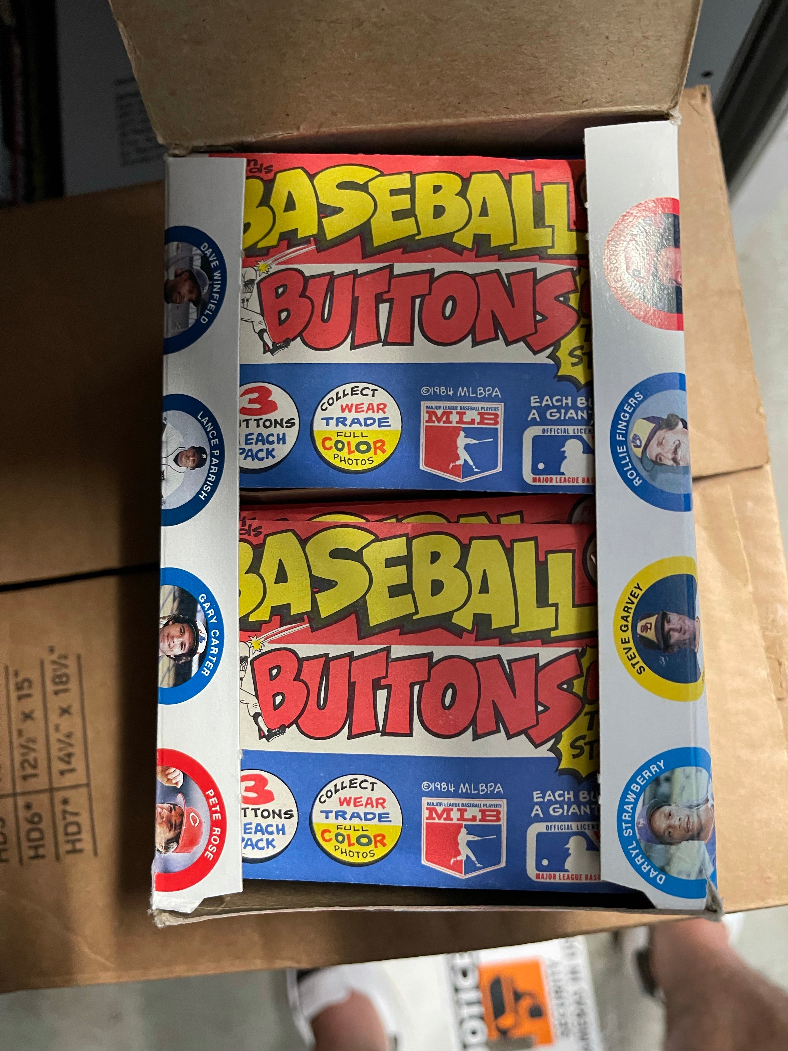 1984 Baseball stars Buttons 36 packs box