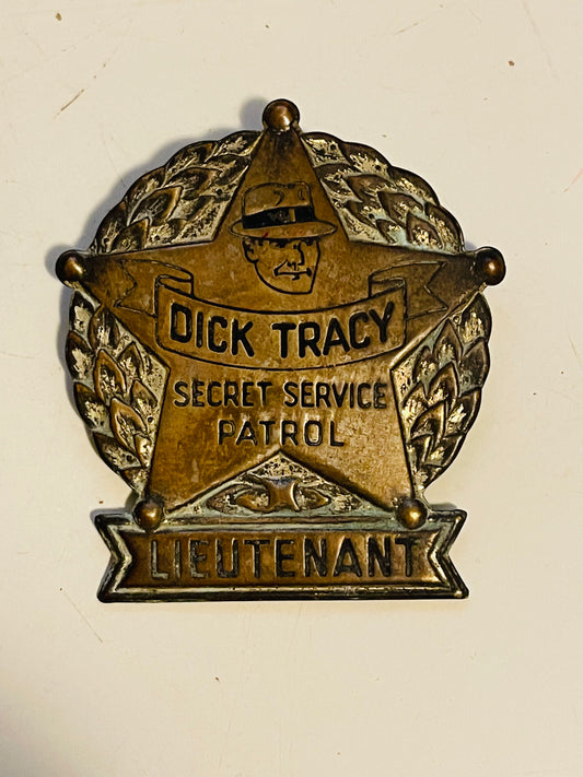 Dick Tracy Lieutenant rare metal Quaker Oats badge 1938