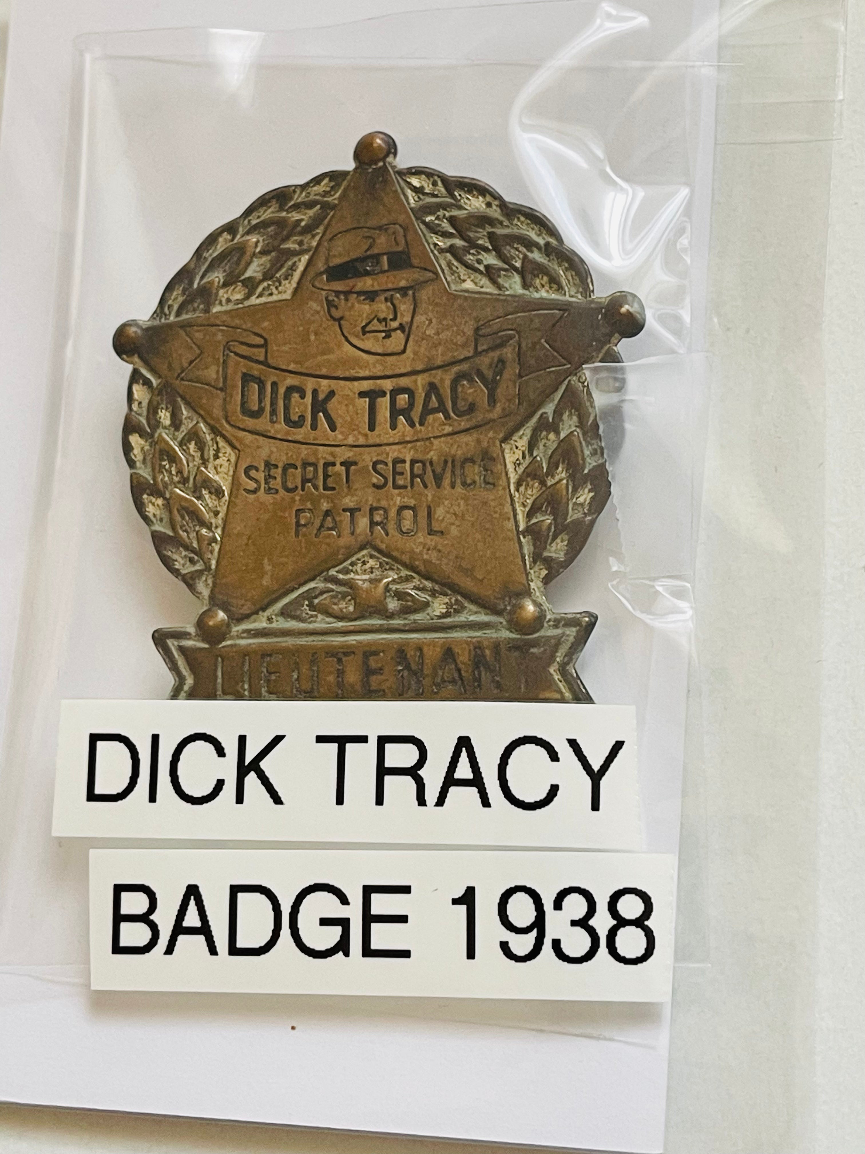Dick Tracy Lieutenant rare metal Quaker Oats badge 1938