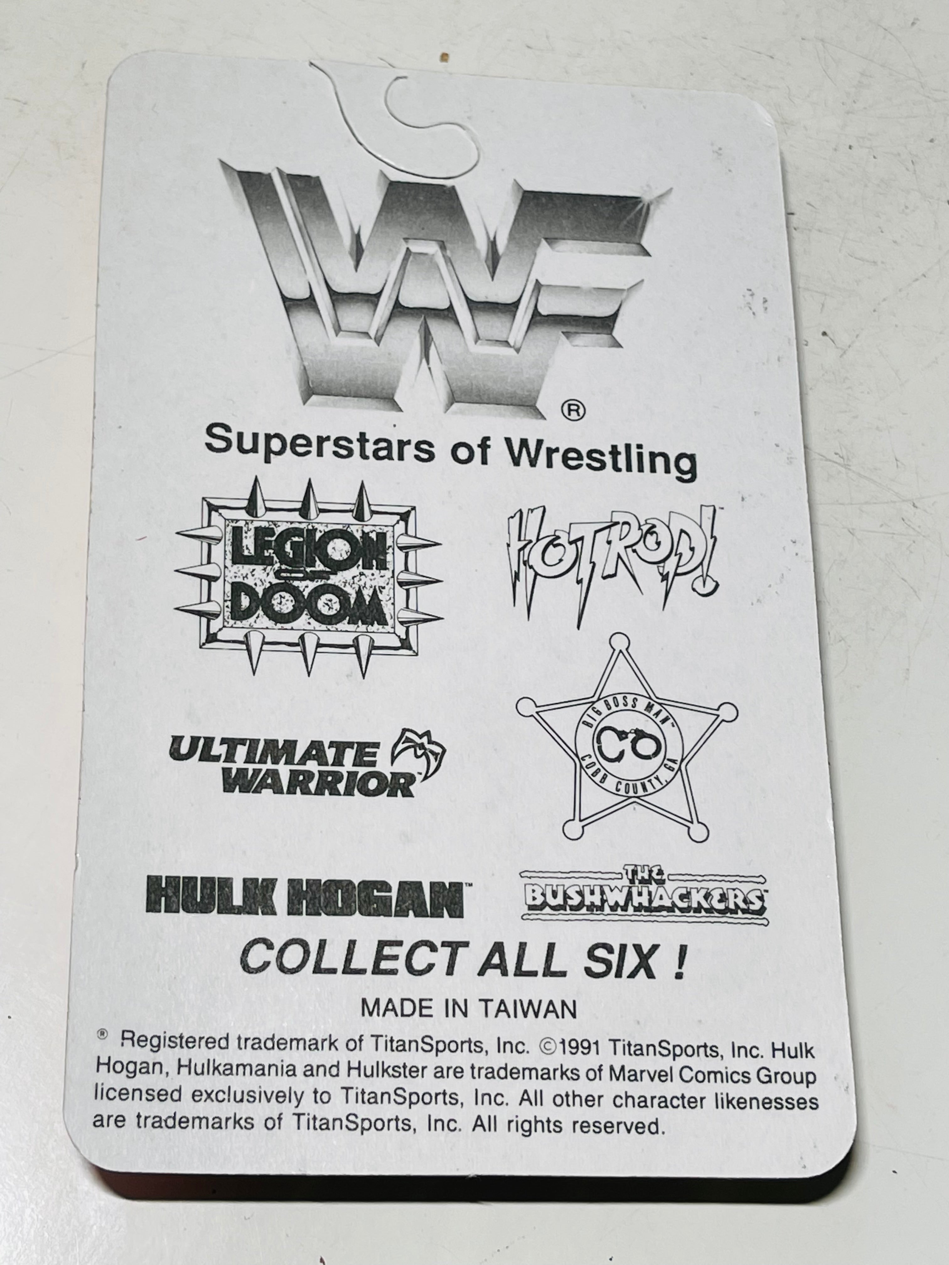 Hulk Hogan Wrestling rare collectible pin in package 1991