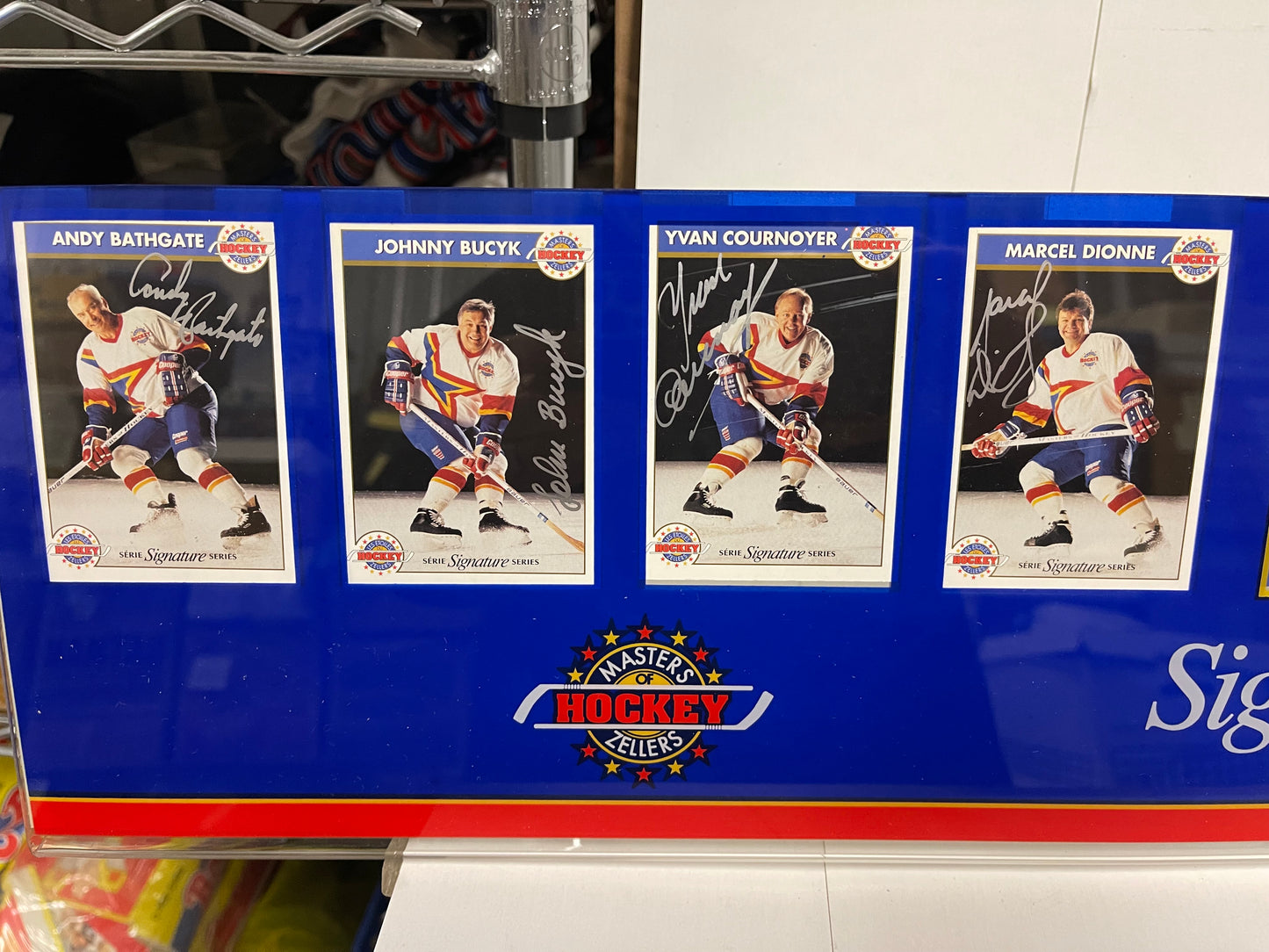 Zellers Masters of hockey 8 autograph legends cards with acrylic display 1993